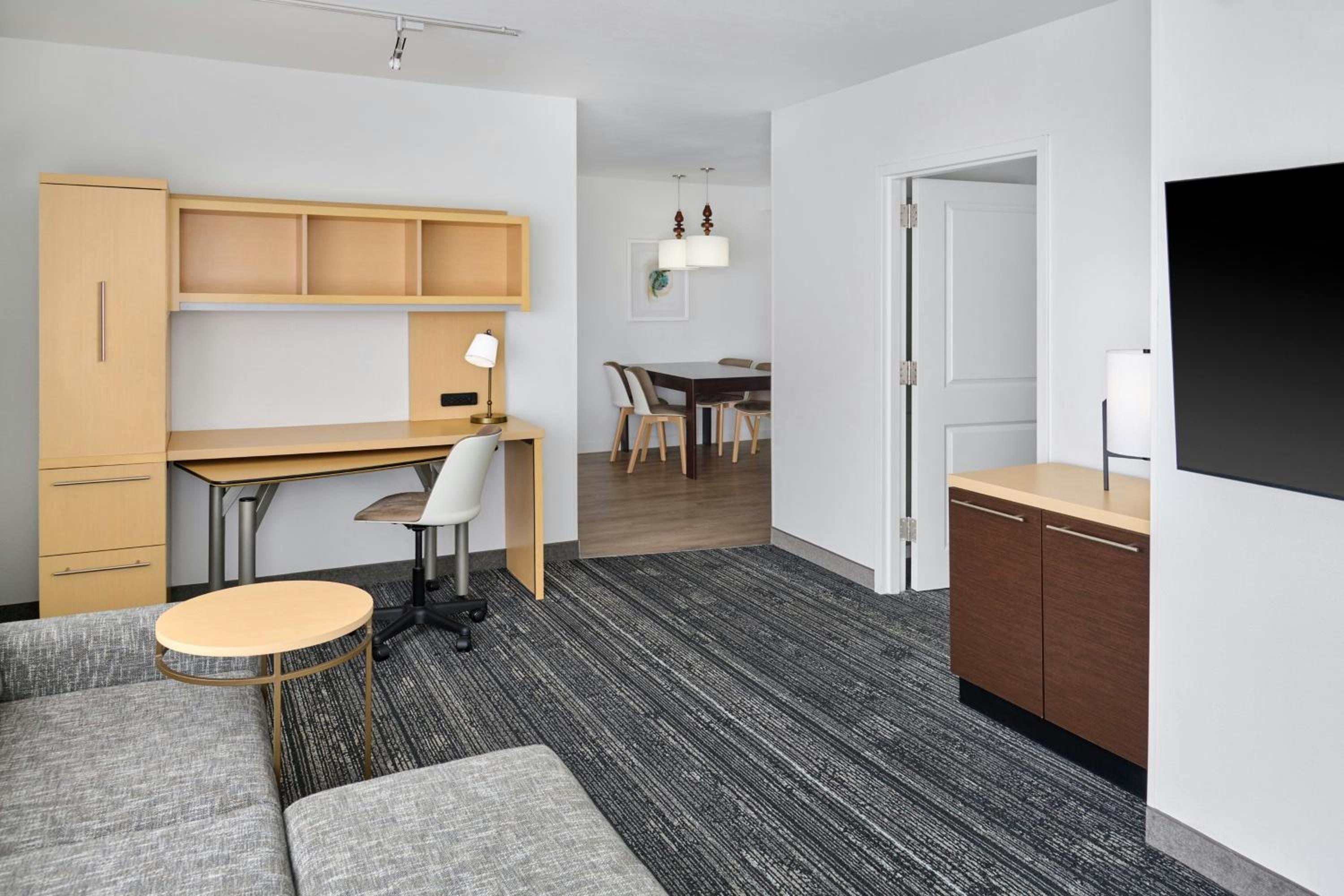 Two-Bedroom Suite - Hearing Accessible photo 3
