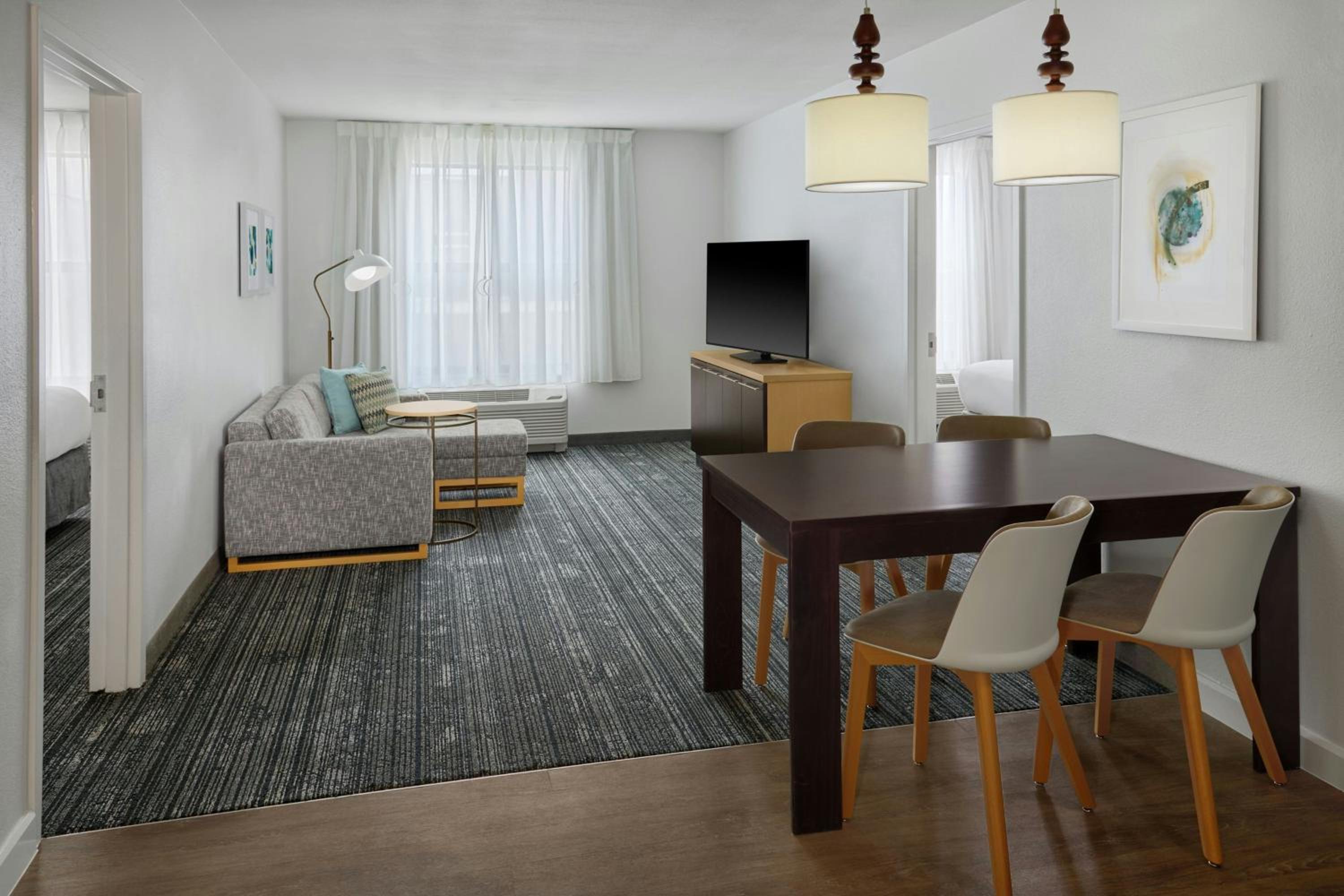 Two-Bedroom Suite - Hearing Accessible photo 2