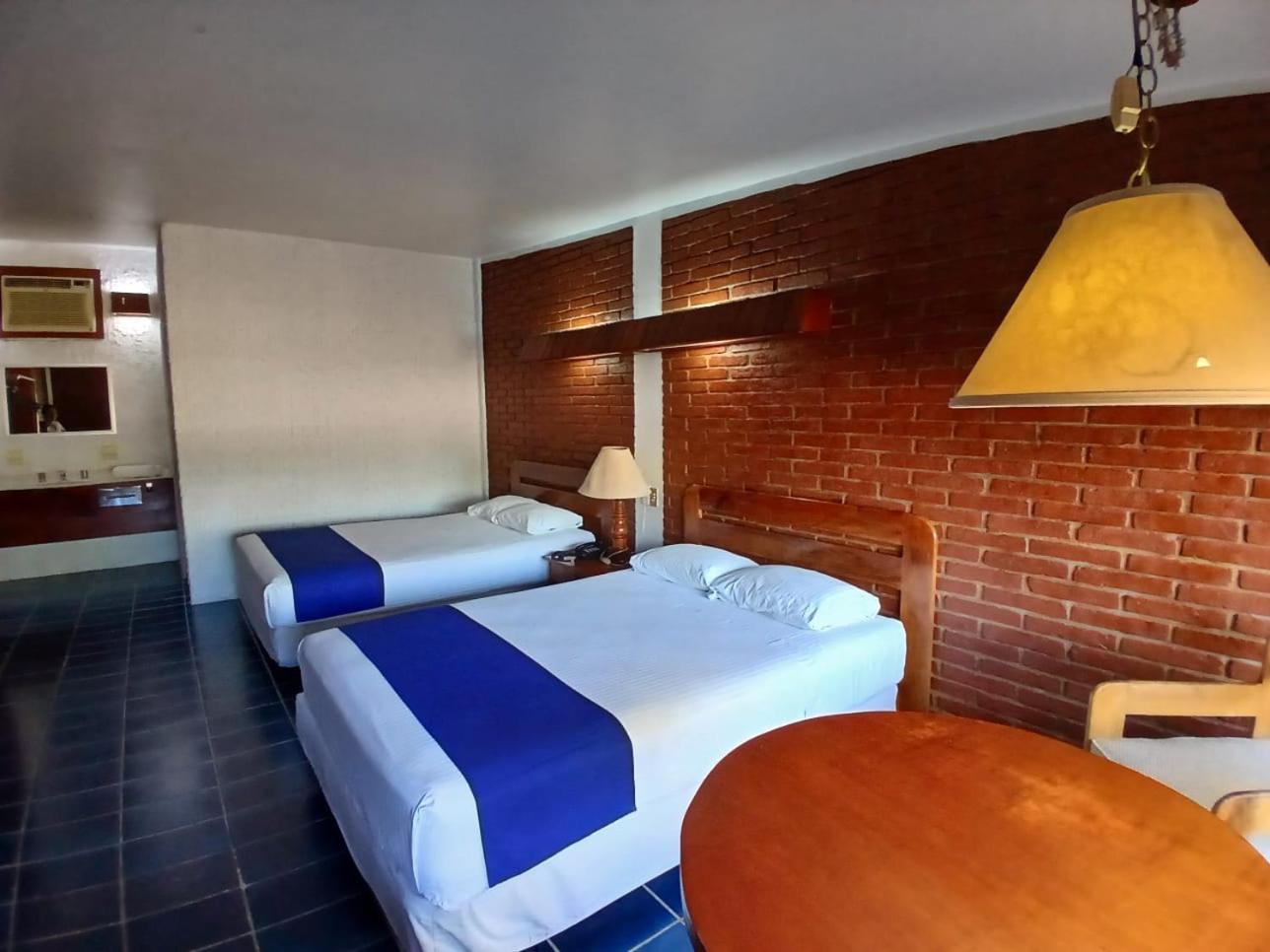 Double Room with Two Double Beds photo 1