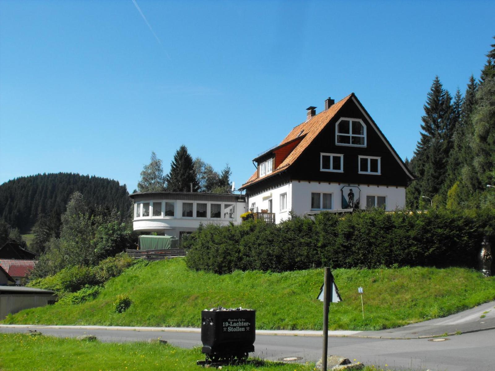 Apartment with Mountain View photo 2