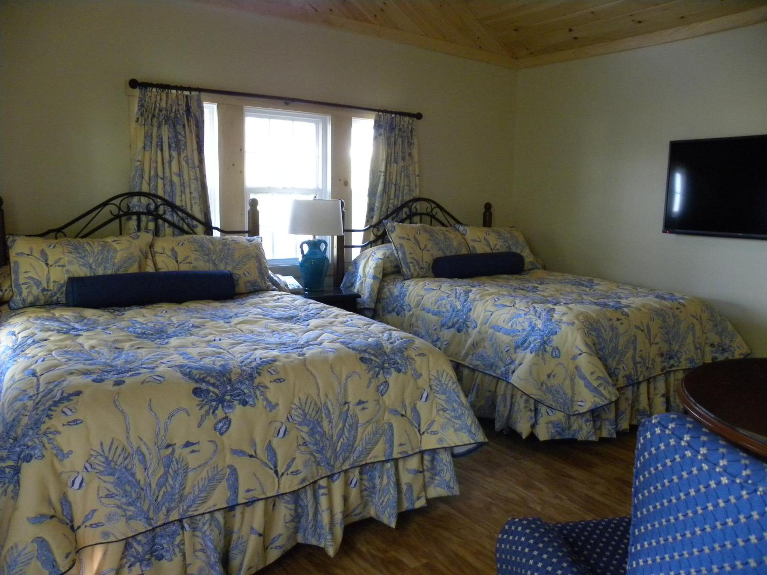 Superior Double Queen Cottage with Kitchenette and Sea View - Photo 1