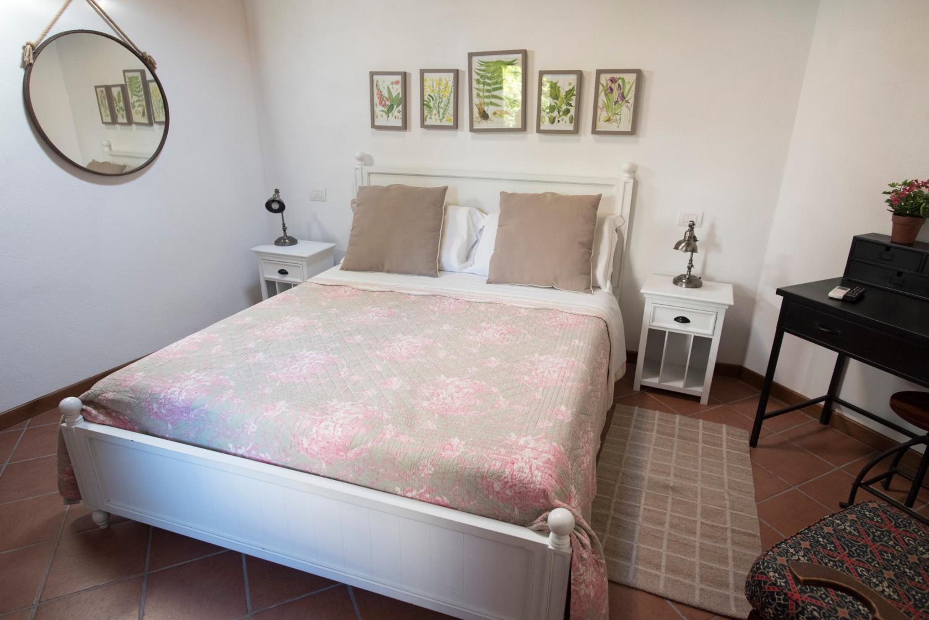 Double Room - Photo 2