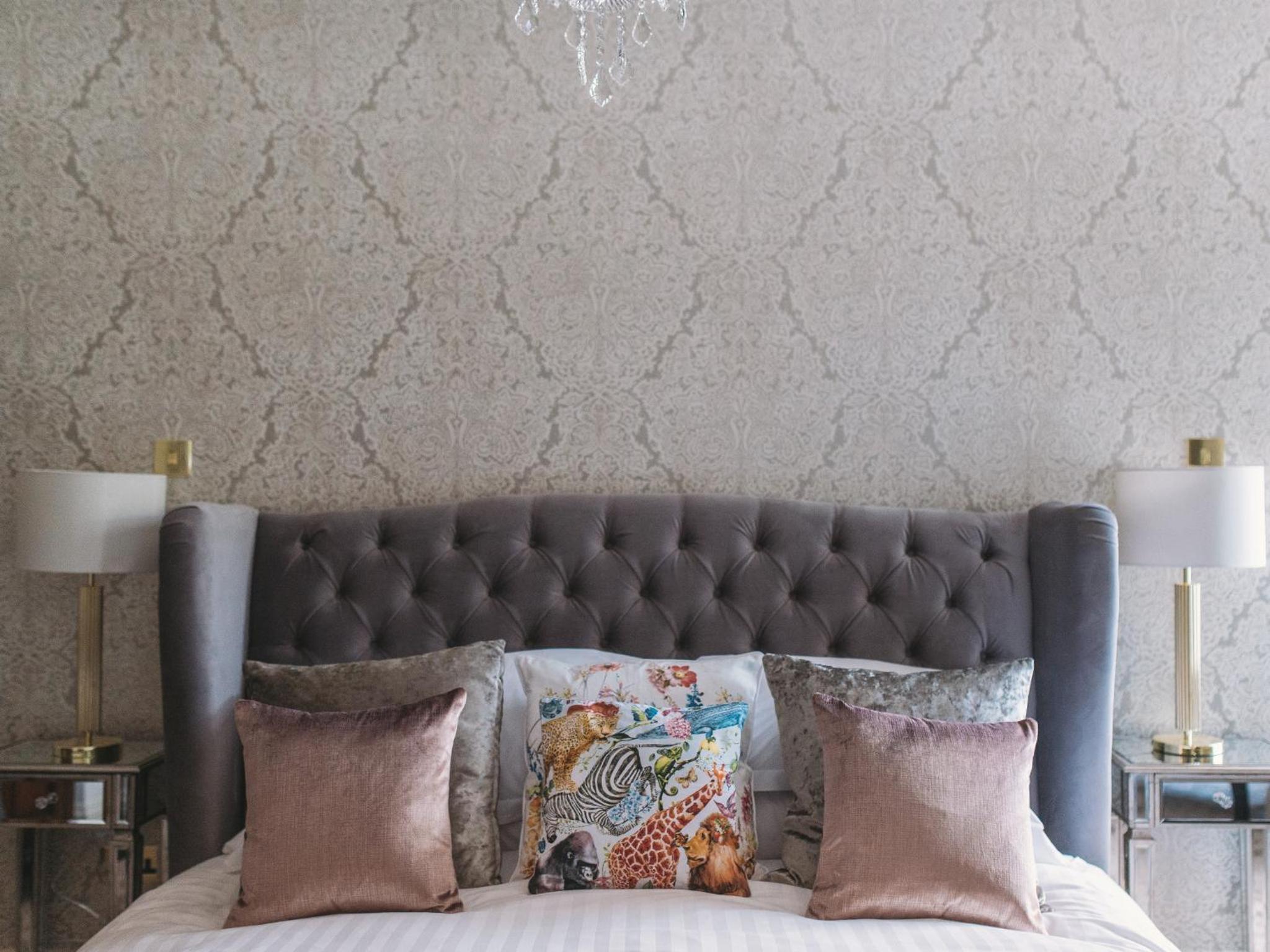 Junior King Suite - Photo 1