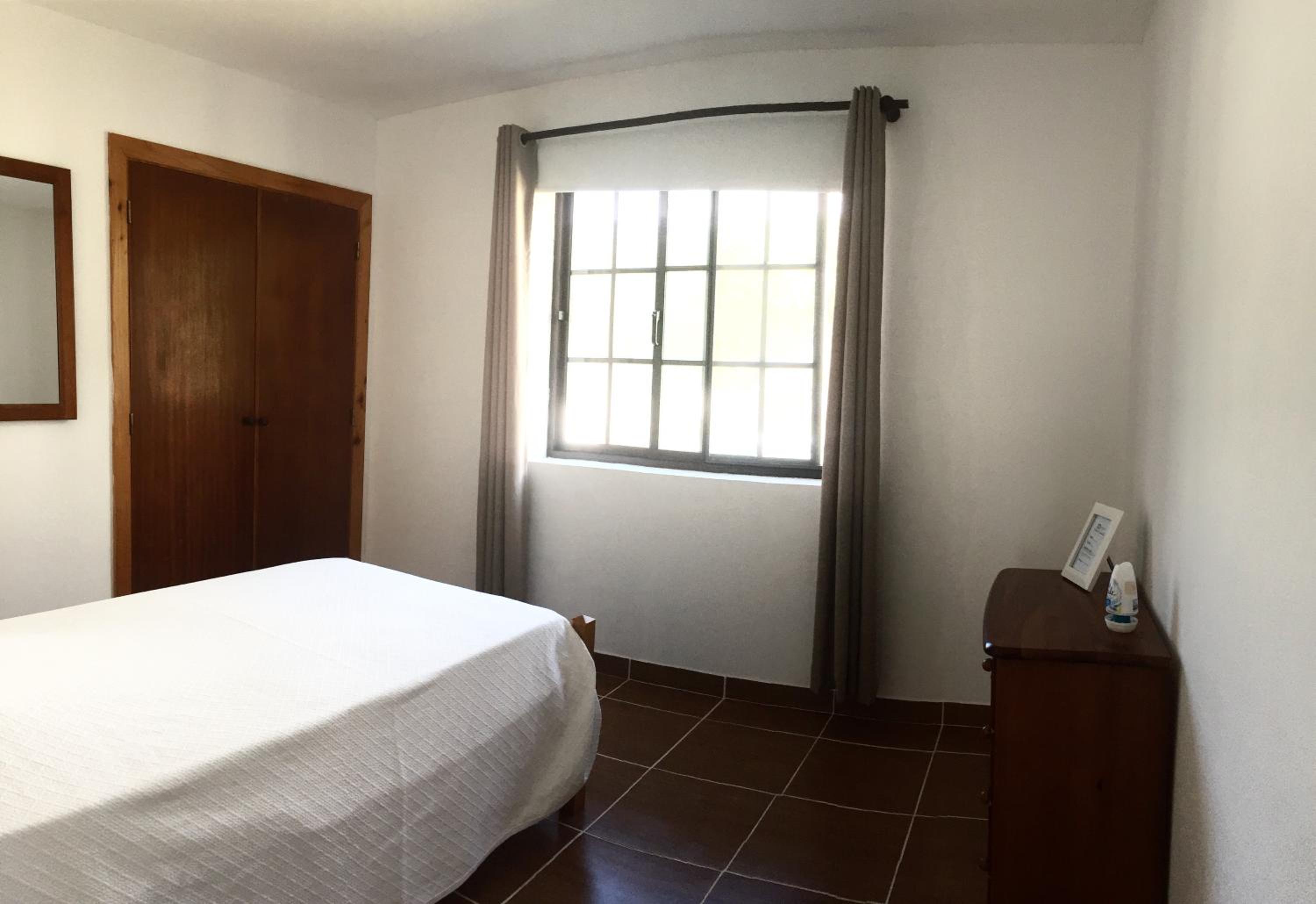 Economy Twin Room photo 1