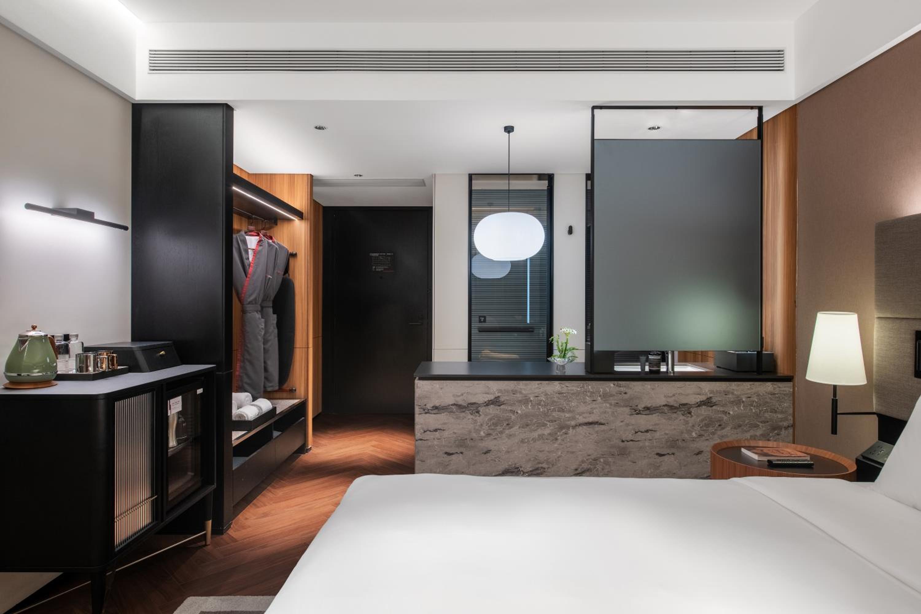 Deluxe Queen Room photo 1