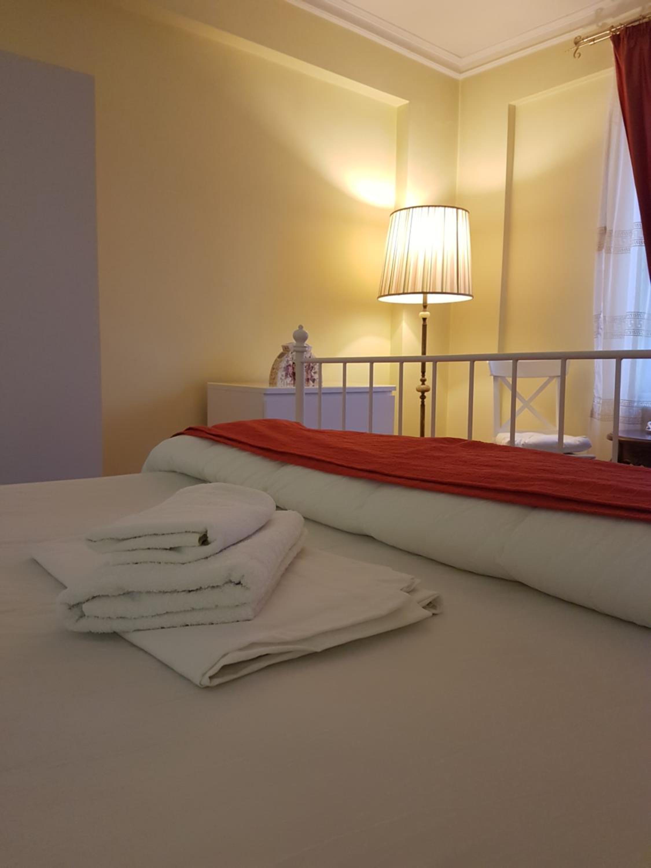 Rome Double Room - Photo 9