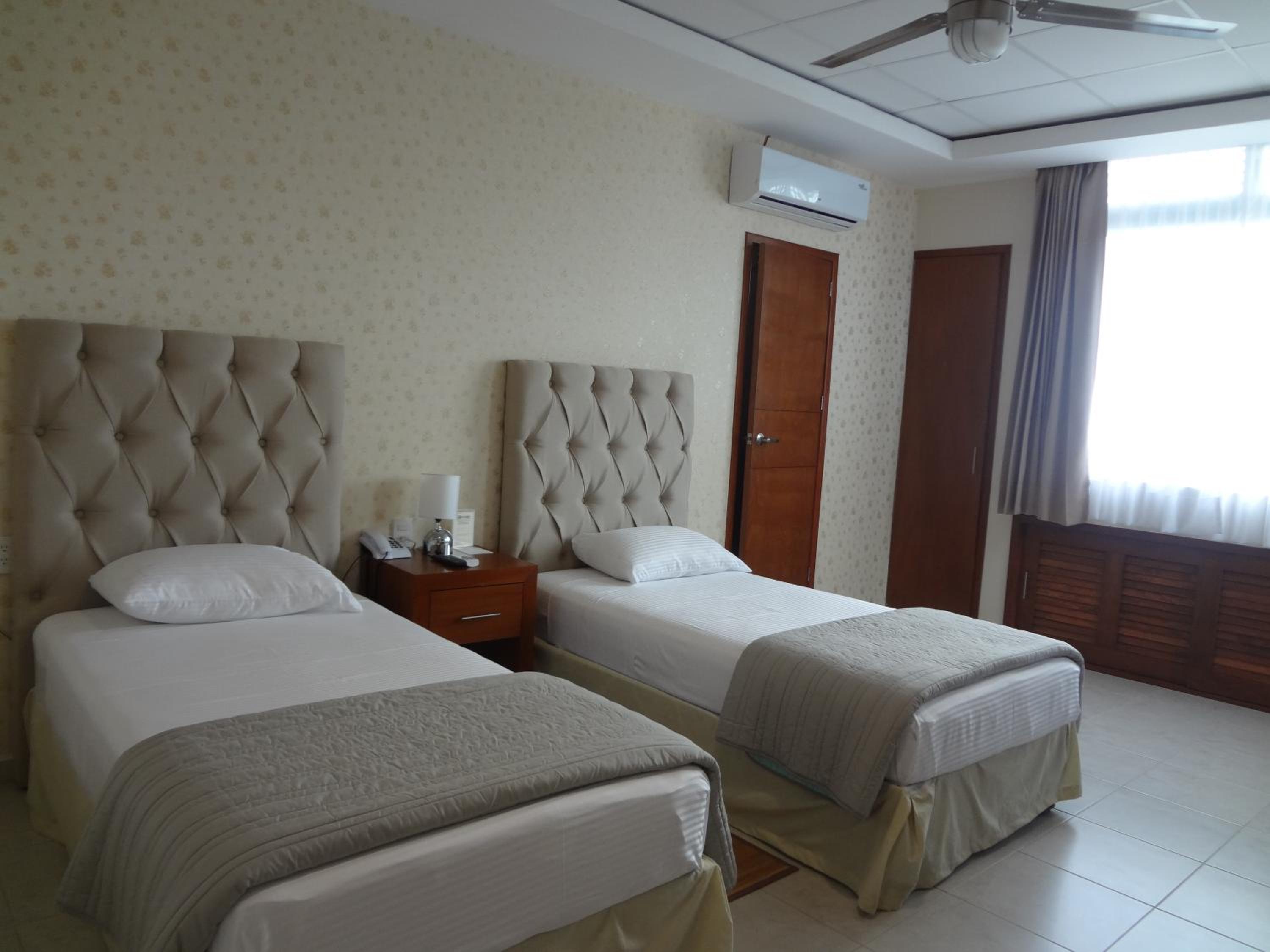 Standard Twin Room photo 1