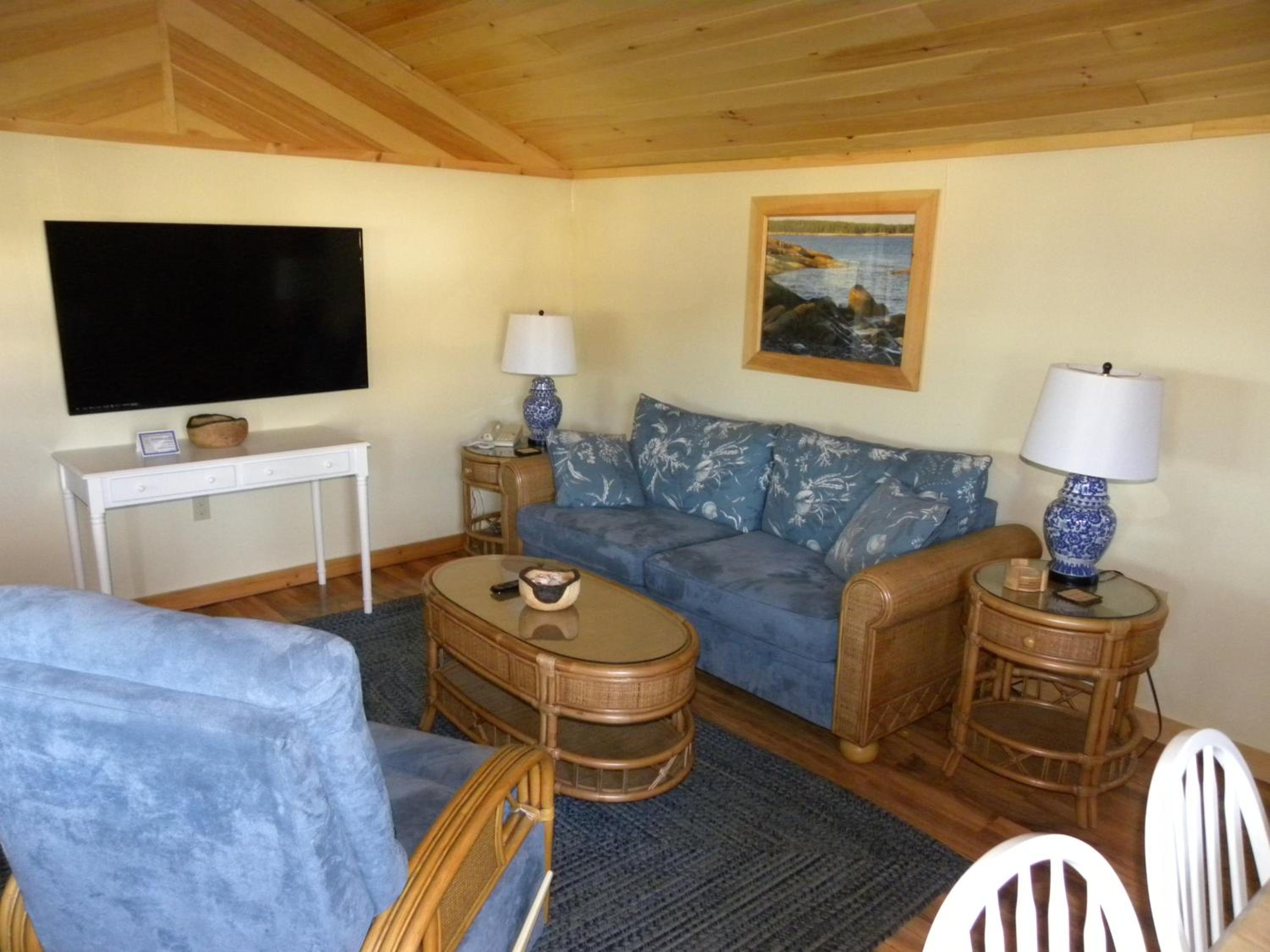 Deluxe One-Bedroom Cottage w/ 2 Queen Beds and Sea View - Photo 1