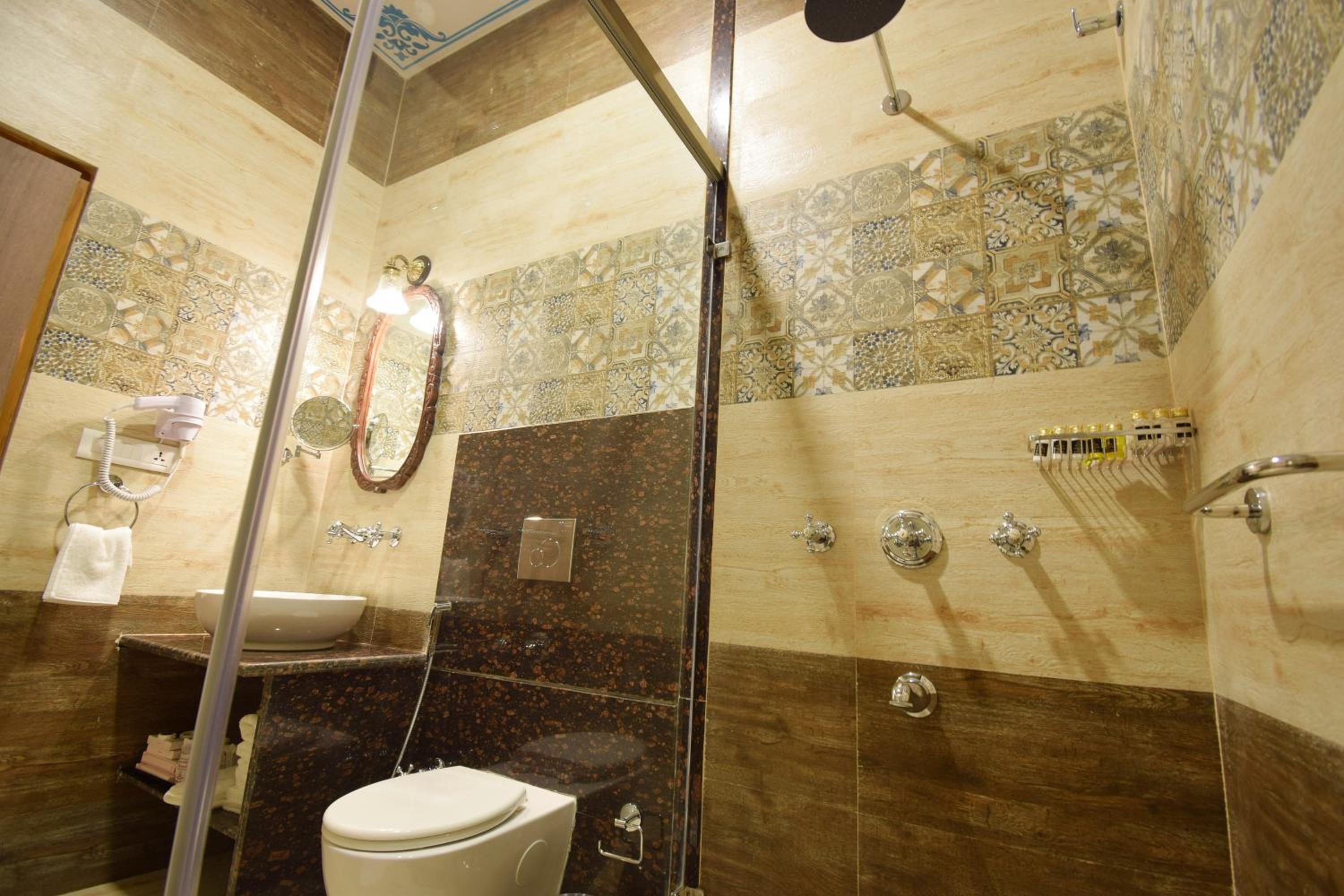 Deluxe Suite: Complimentary use of swimming pool, kids stay complimentary, secure gated parking, free games, activities at the farm resort, and a dedicated travel desk to assist with local sightseeing tours & memorable travel experience - Photo 11