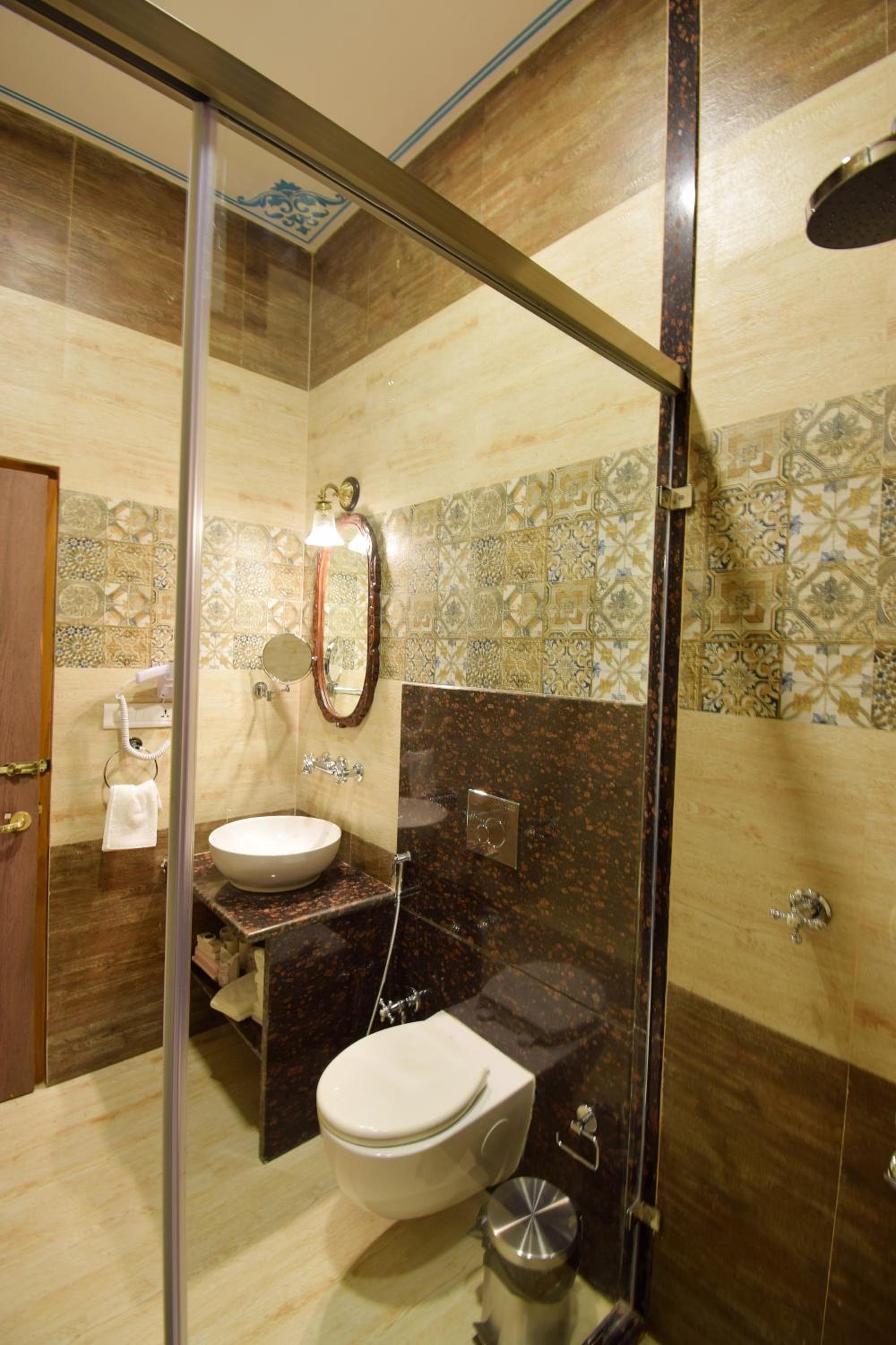 Deluxe Suite: Complimentary use of swimming pool, kids stay complimentary, secure gated parking, free games, activities at the farm resort, and a dedicated travel desk to assist with local sightseeing tours & memorable travel experience - Photo 12