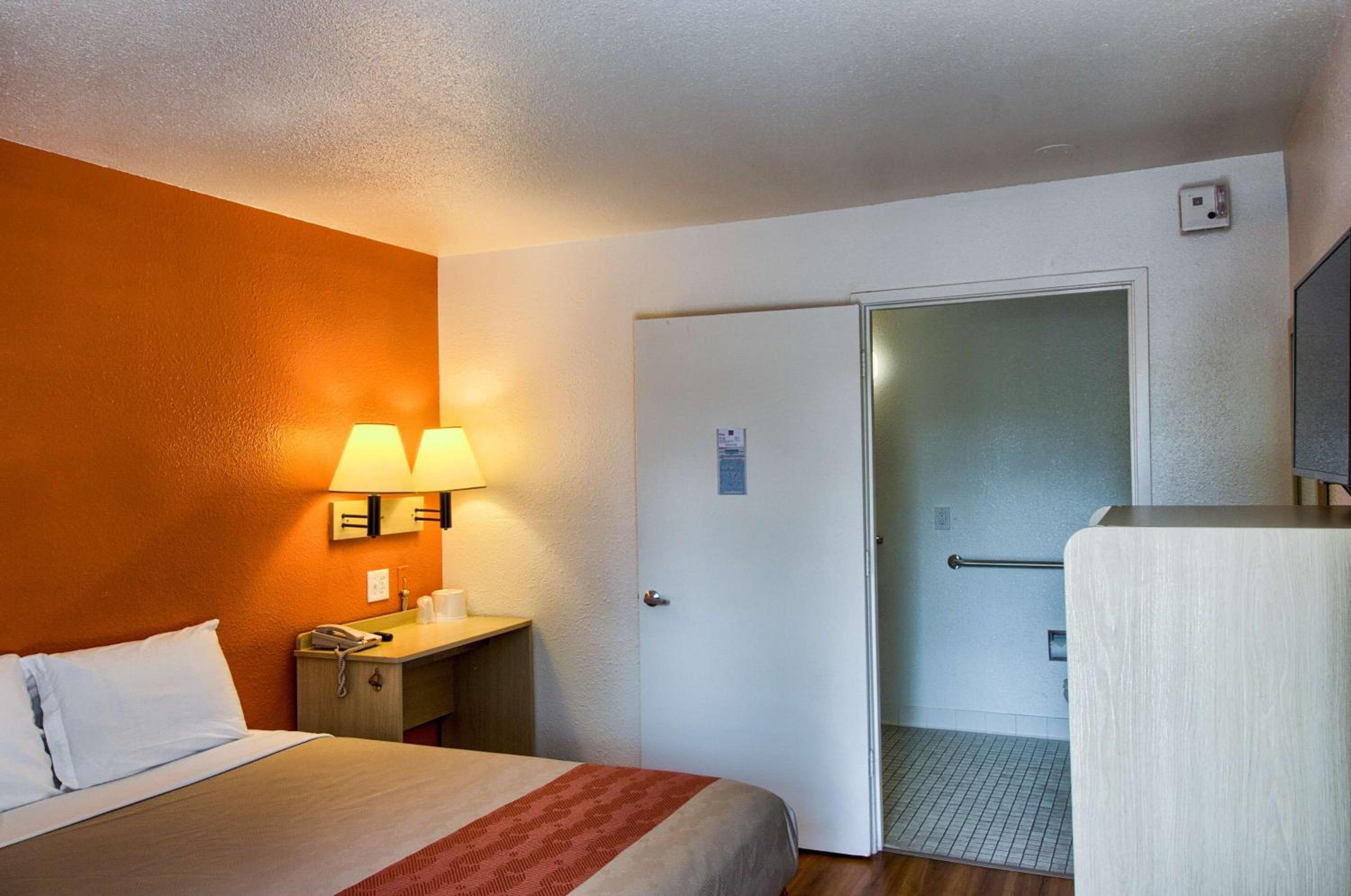 Deluxe Queen Room photo 1