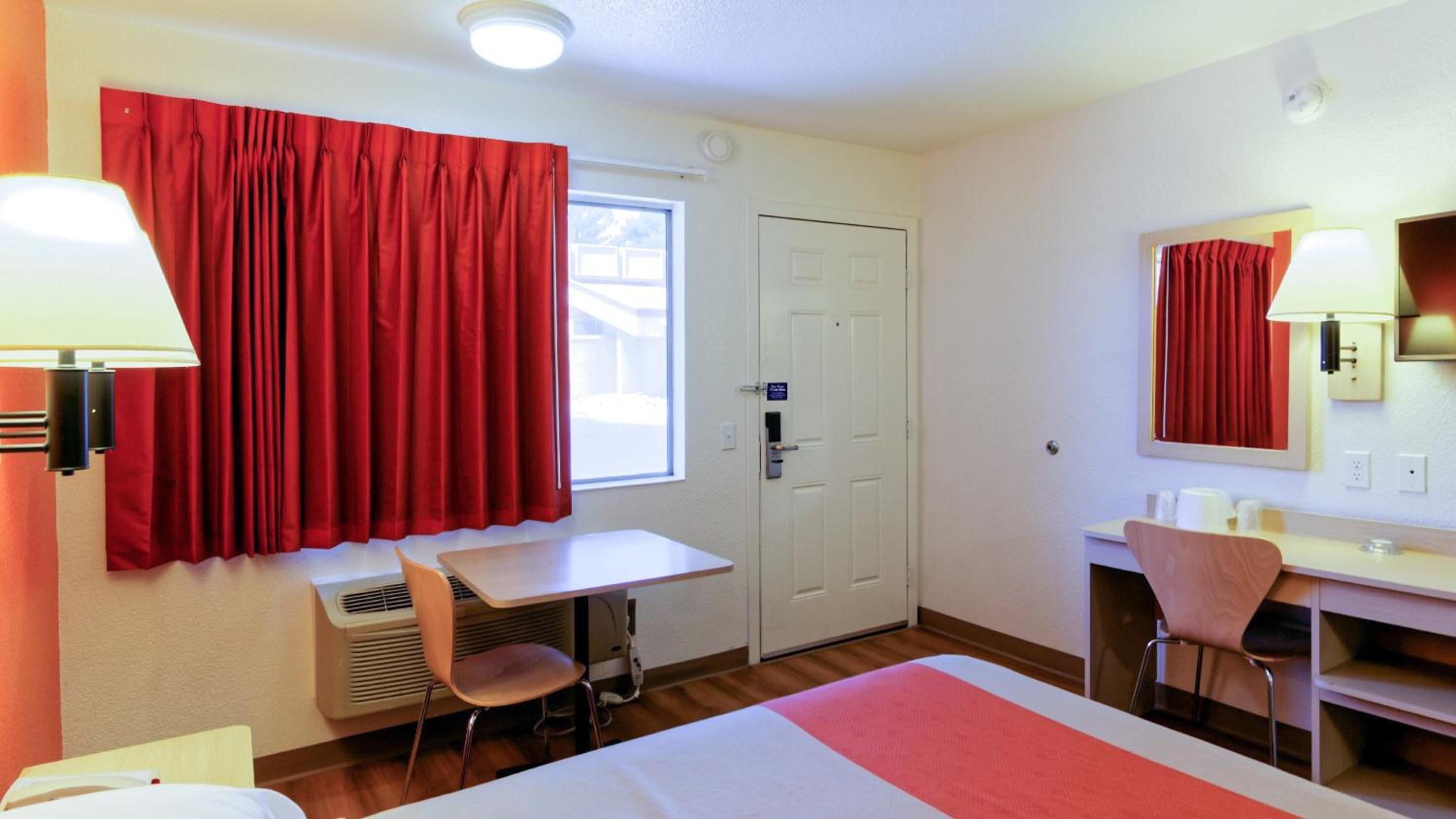 Deluxe Queen Room photo 3