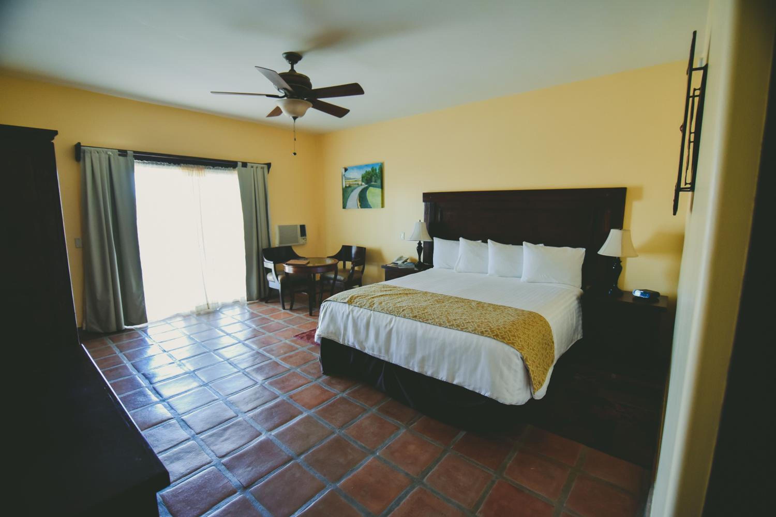 Deluxe King Room photo 3