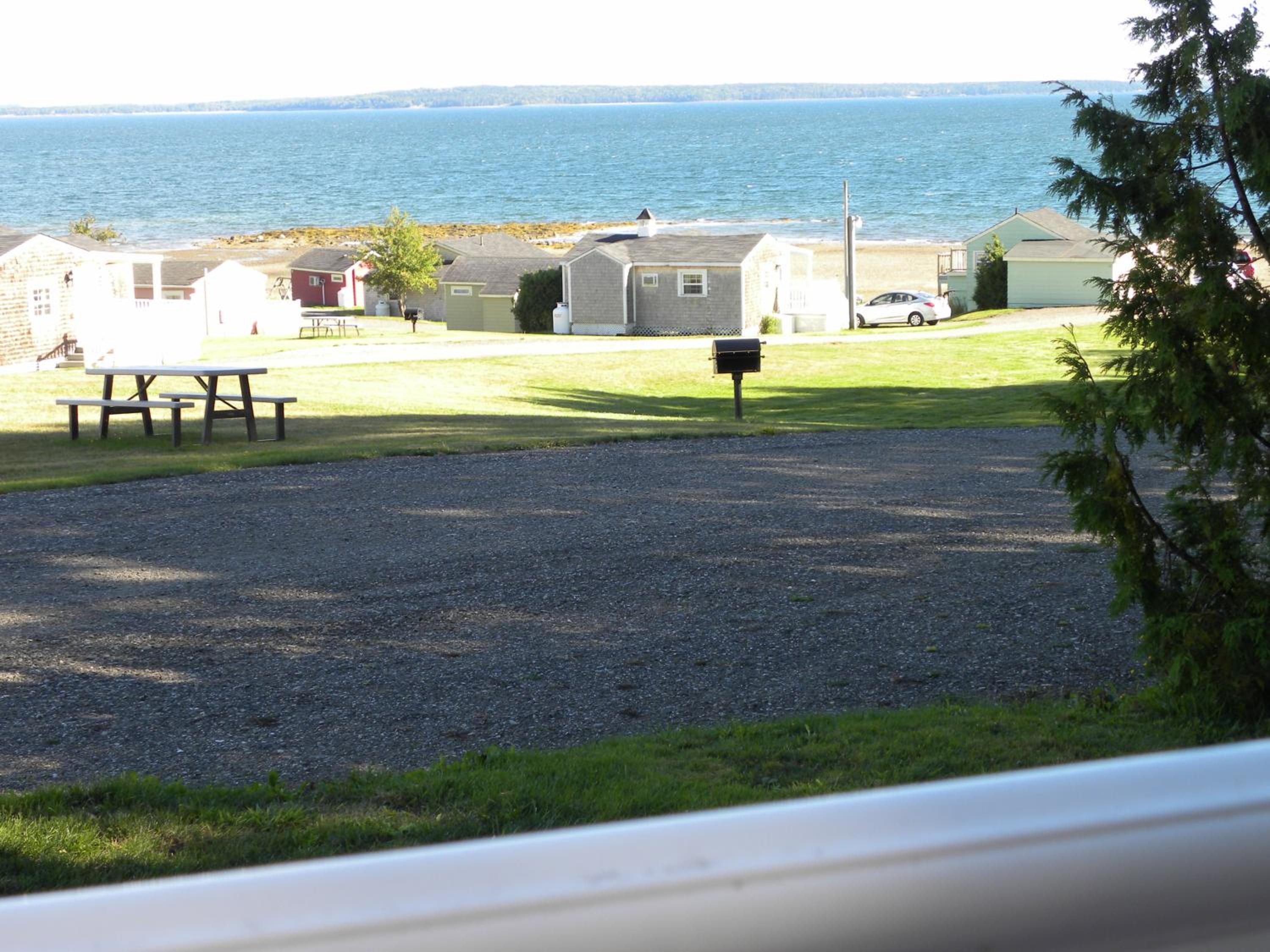 Deluxe One-Bedroom Cottage w/ 2 Queen Beds and Sea View - Photo 10