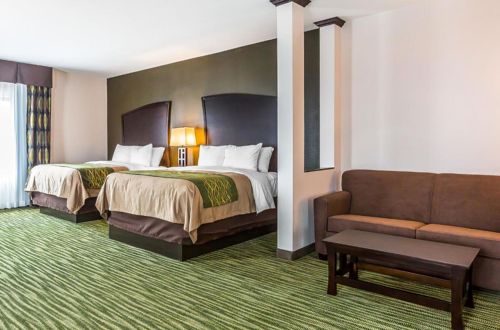 Queen Suite with Two Queen Beds and Sofa Bed photo 2