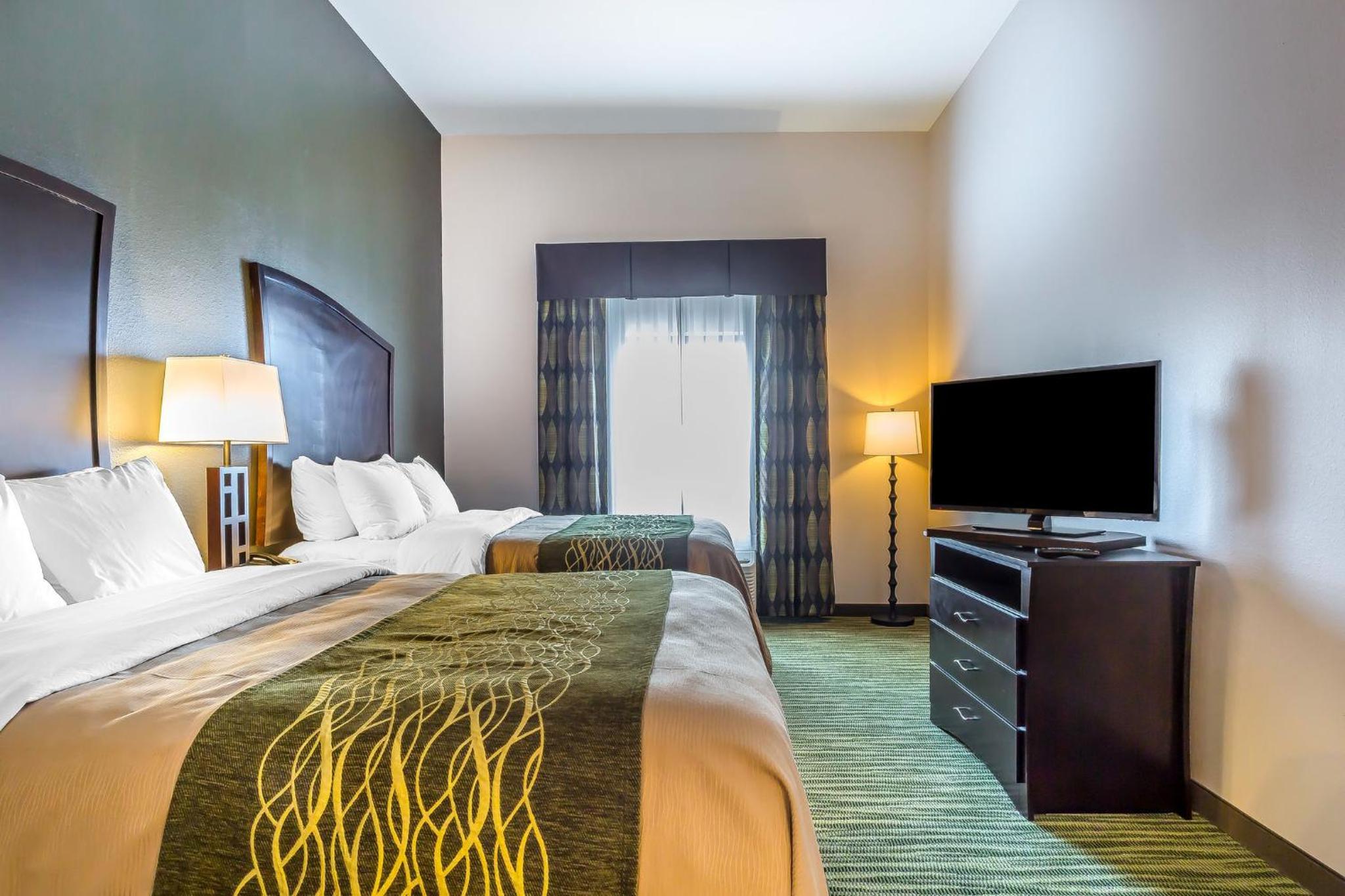 Queen Room with Two Queen Beds - Accessible/Non-Smoking  photo 2