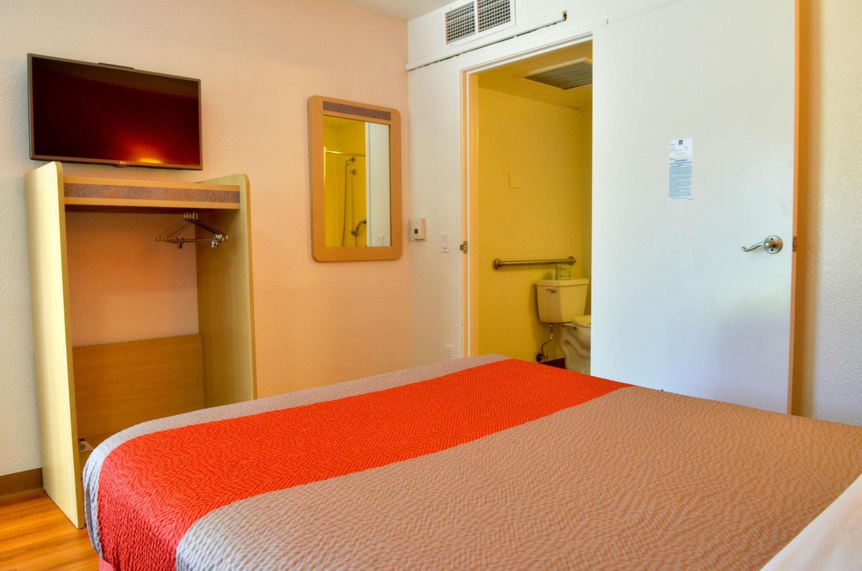 Deluxe Queen Room photo 2