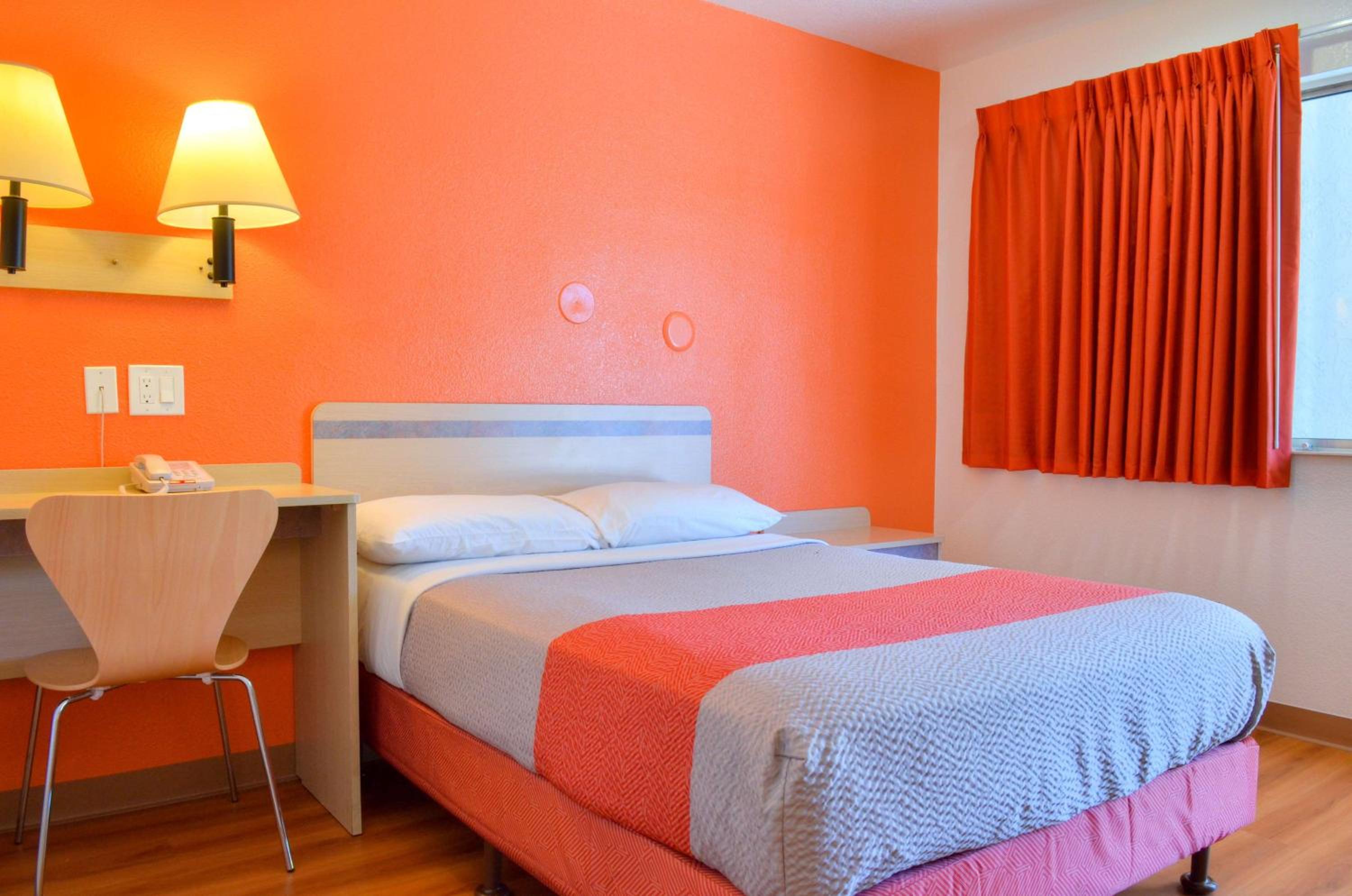 Double Room - Disability Access - Non-Smoking photo 3