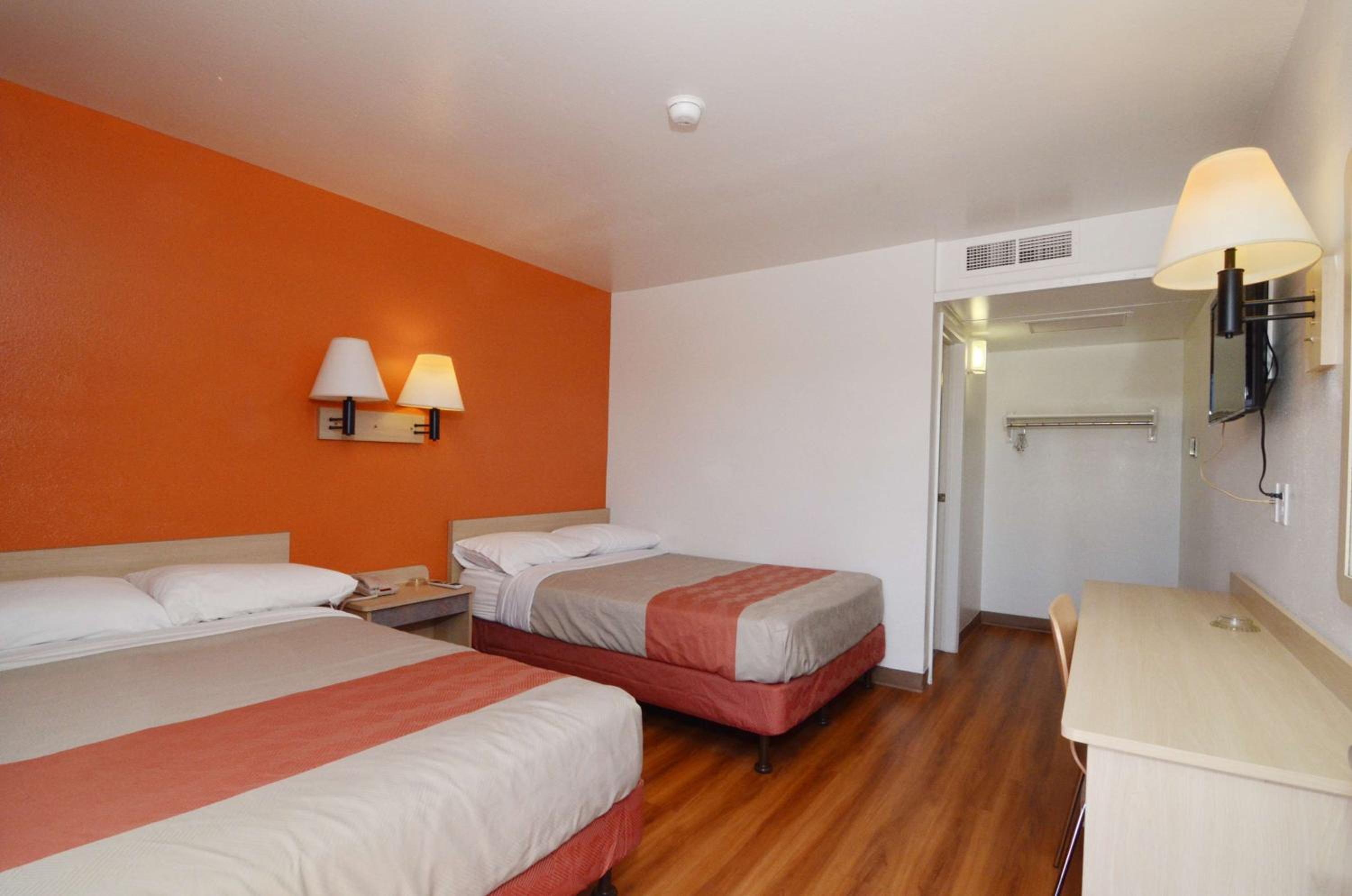 Classic Quadruple Room photo 1