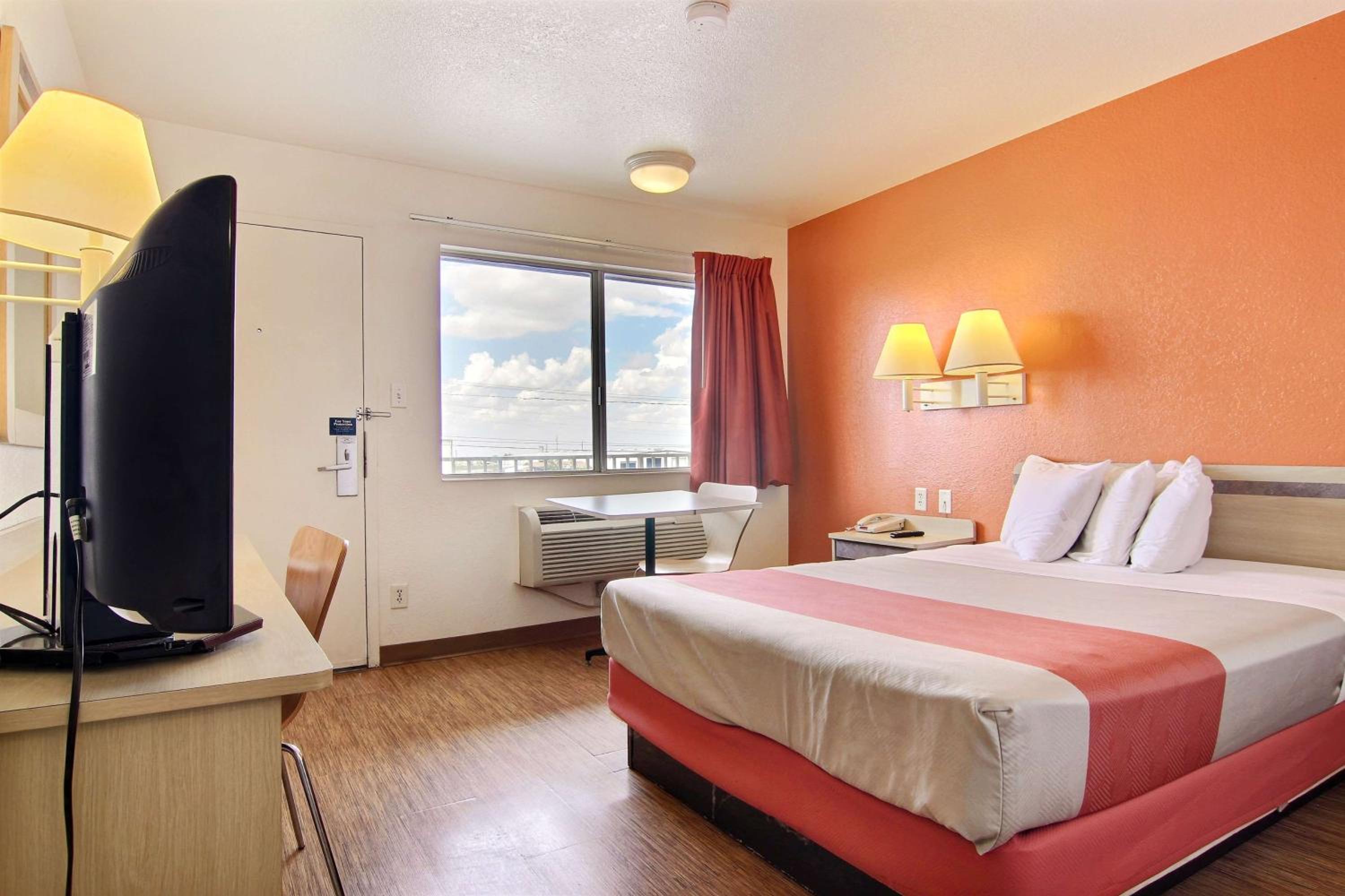 Deluxe Queen Room photo 3