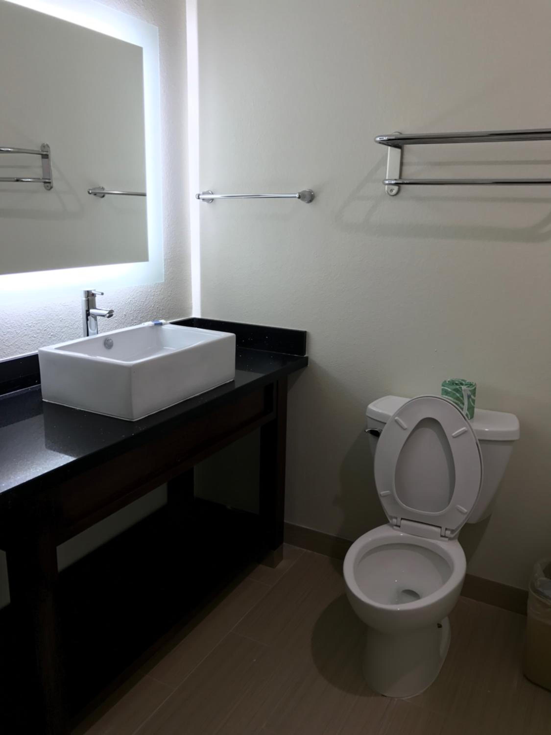 Double Room with Two Double Beds and Kitchen - Non Smoking photo 2