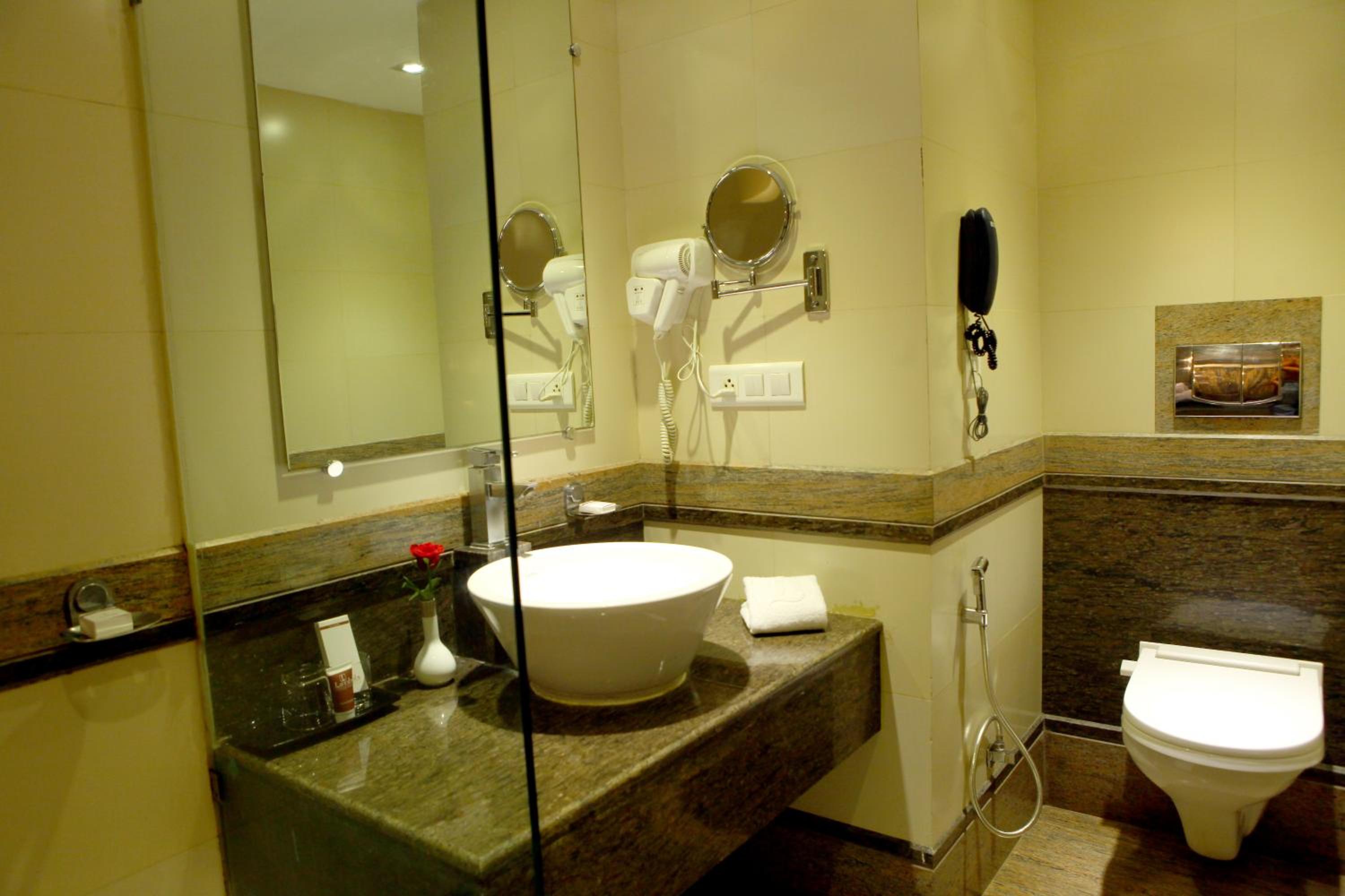 Deluxe Double or Twin Room - Photo 2
