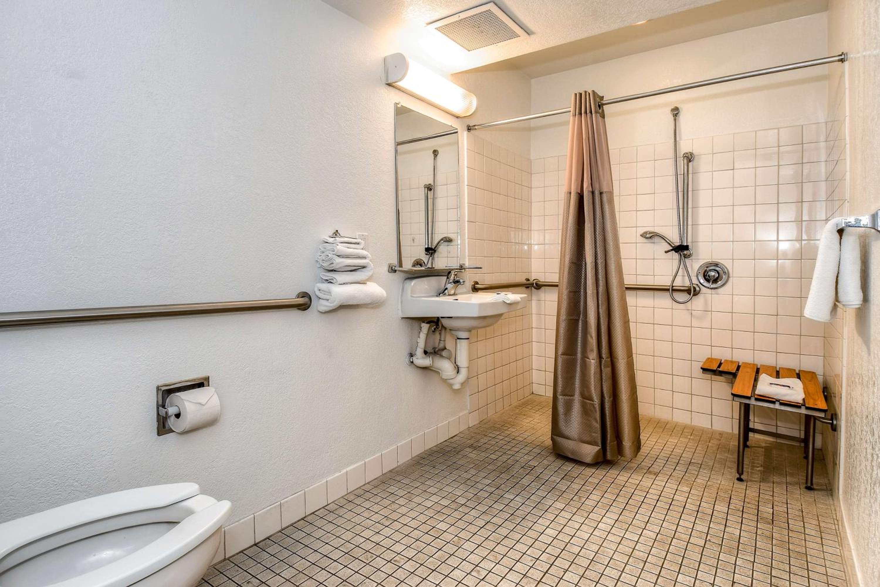 Single Room - Disability Access photo 2