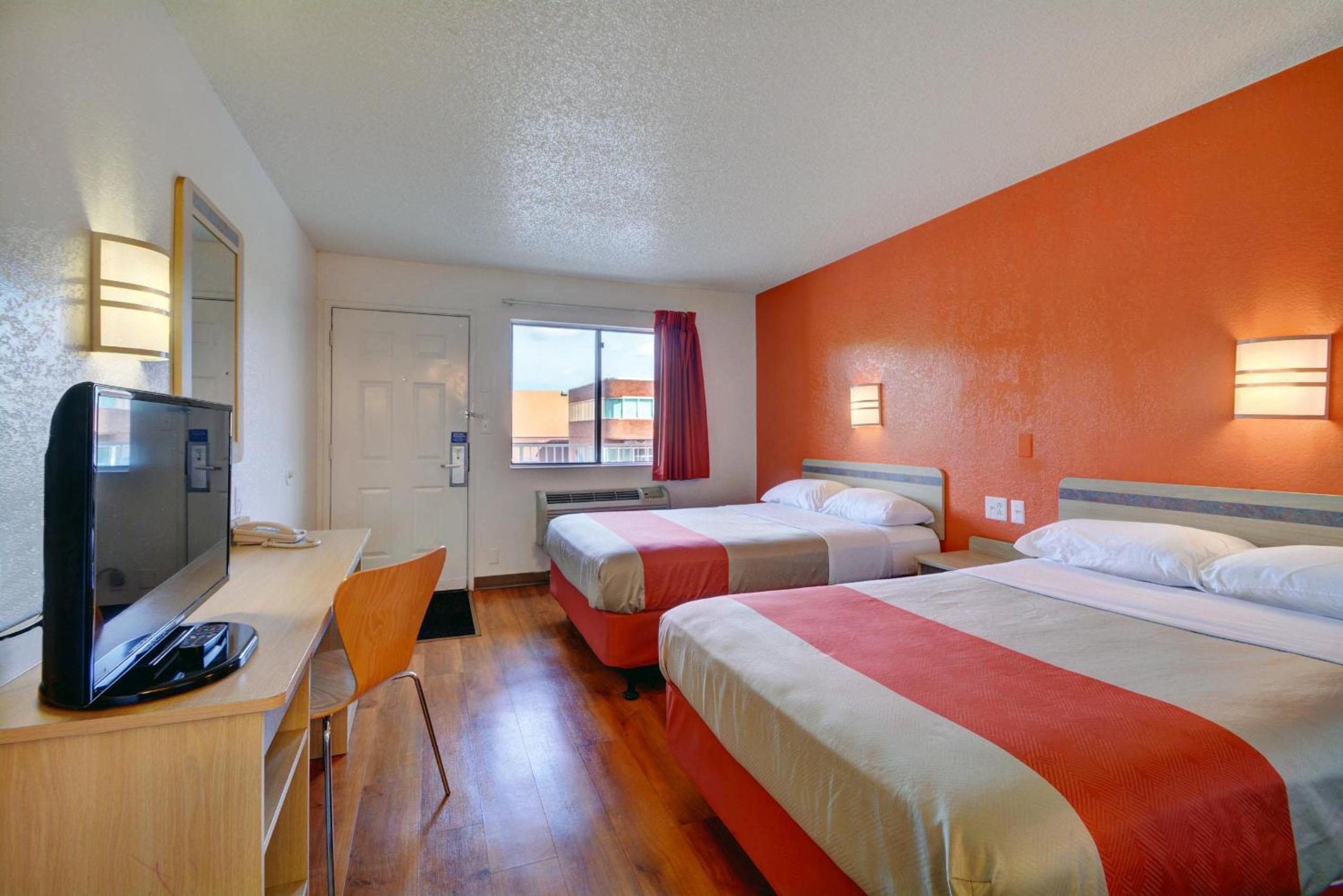 Motel 6-Wethersfield, CT - Hartford