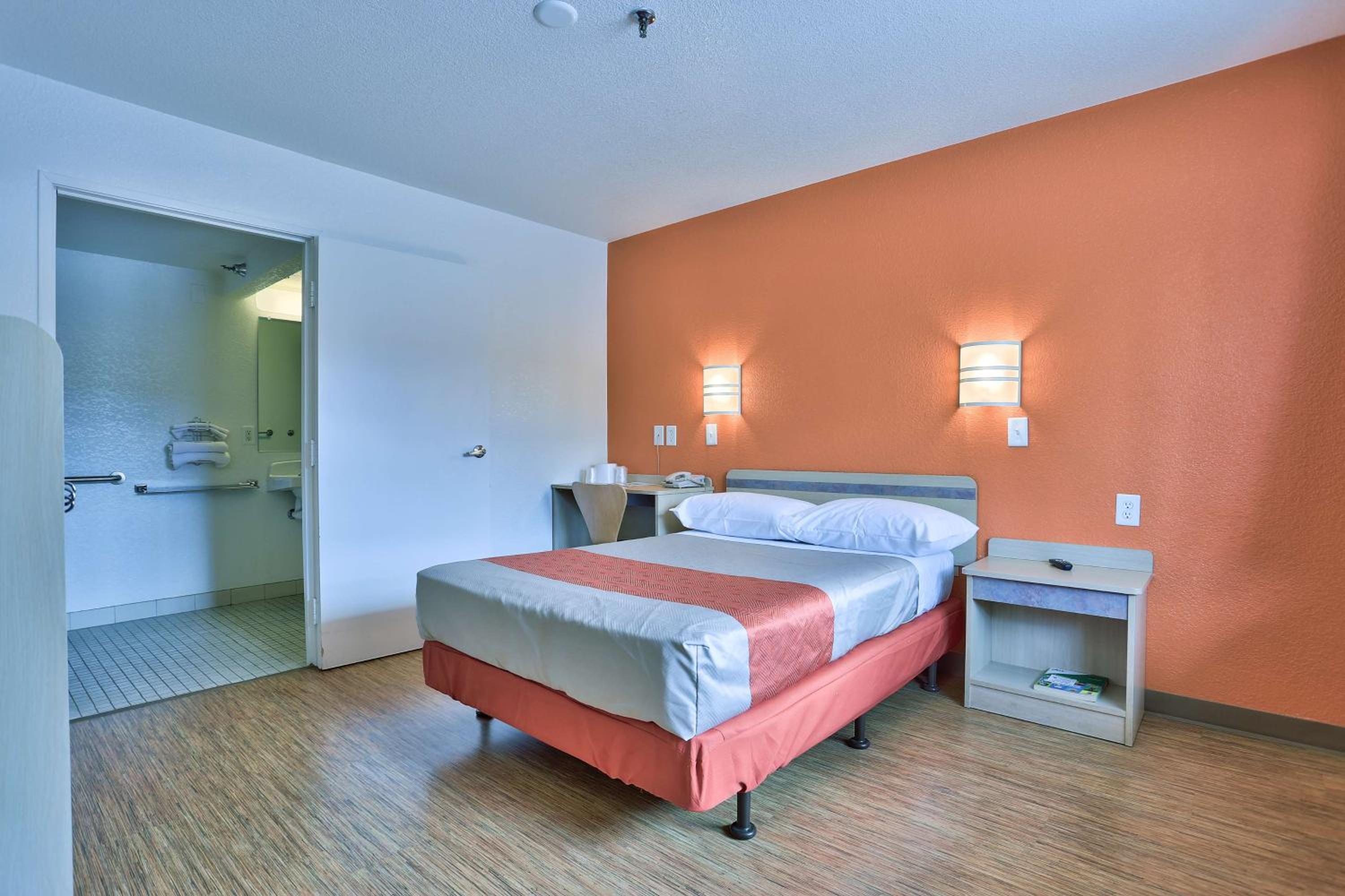 Double Room - Disability Access photo 1