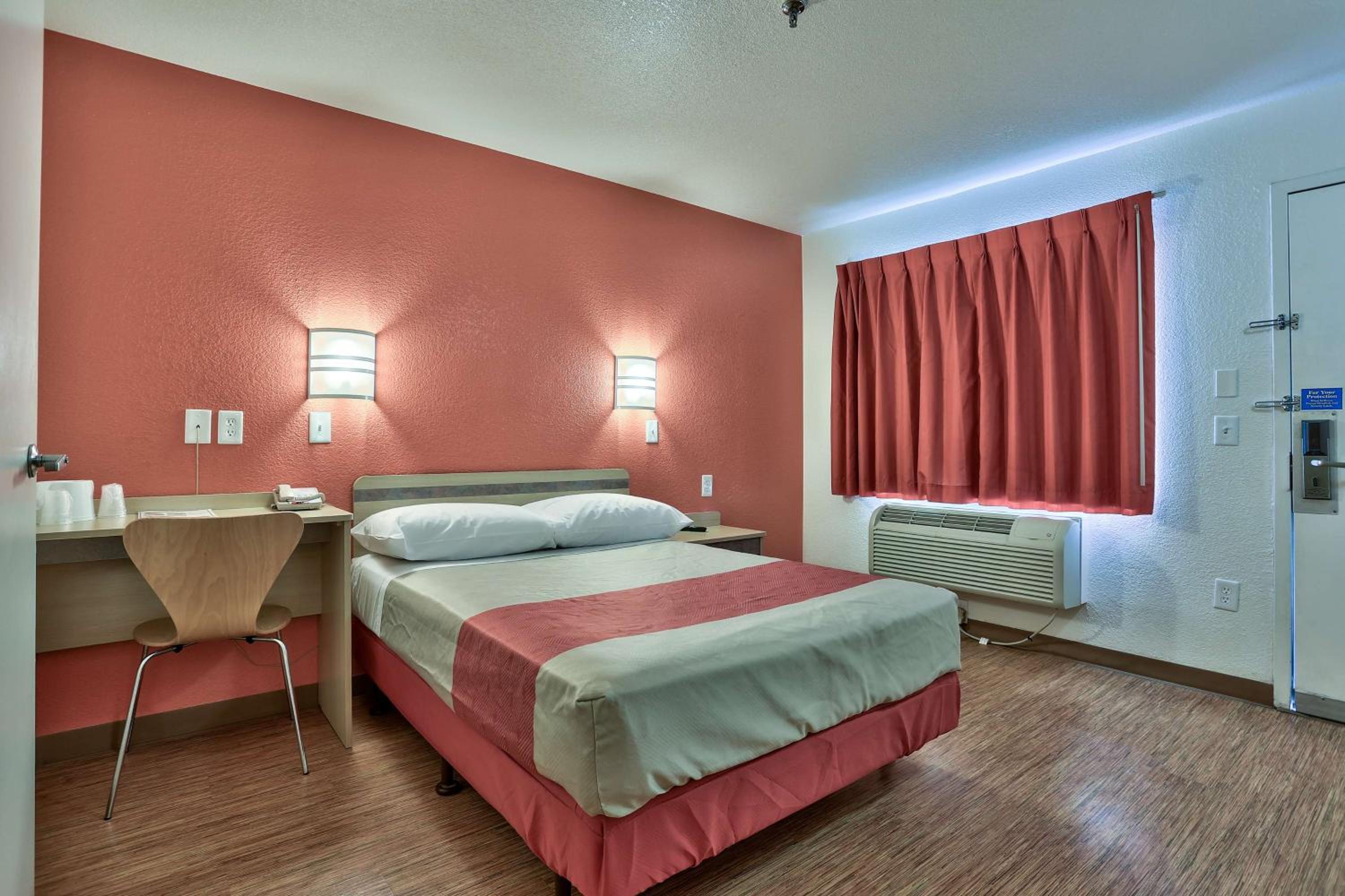Deluxe Queen Room photo 3