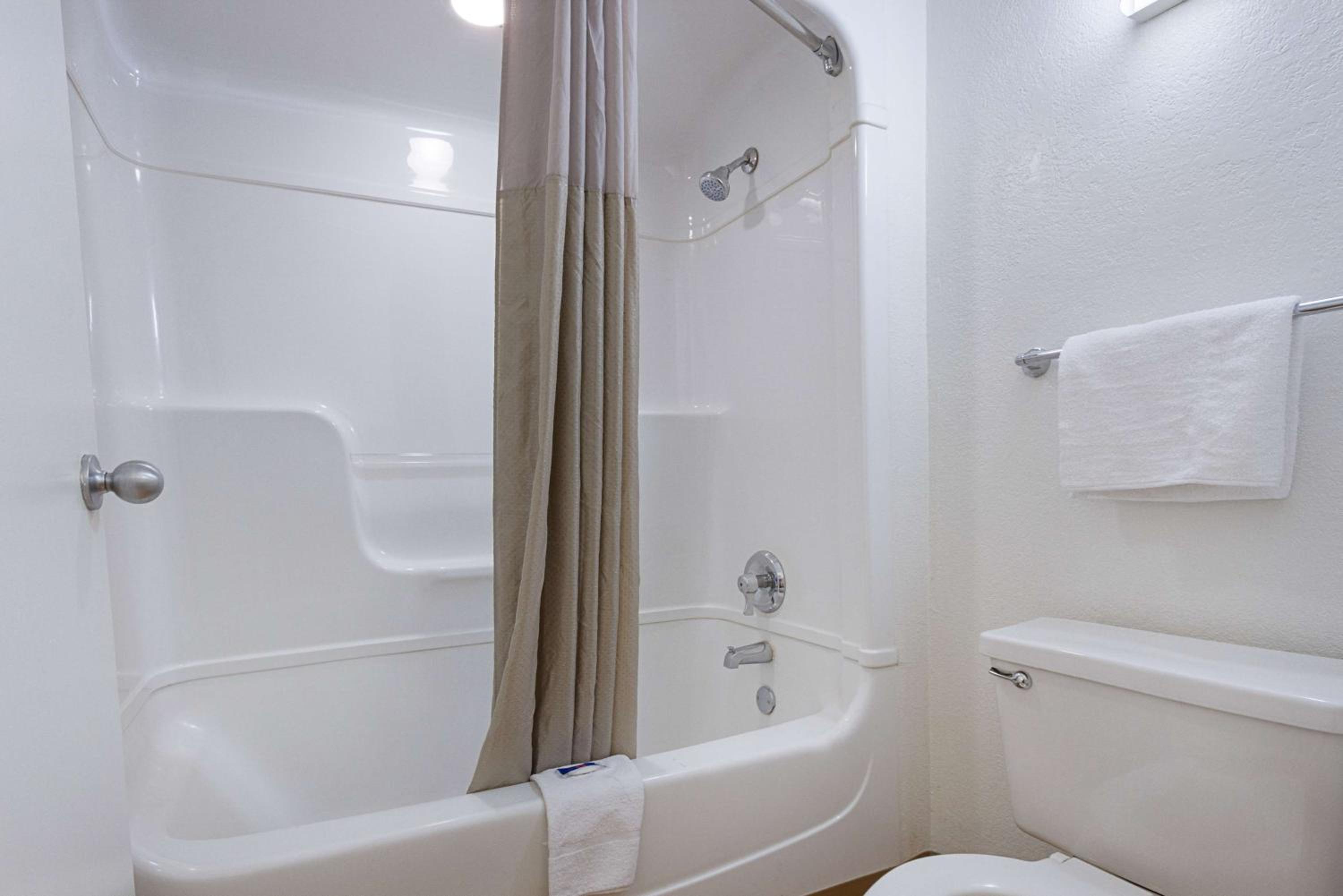Standard Double Suite