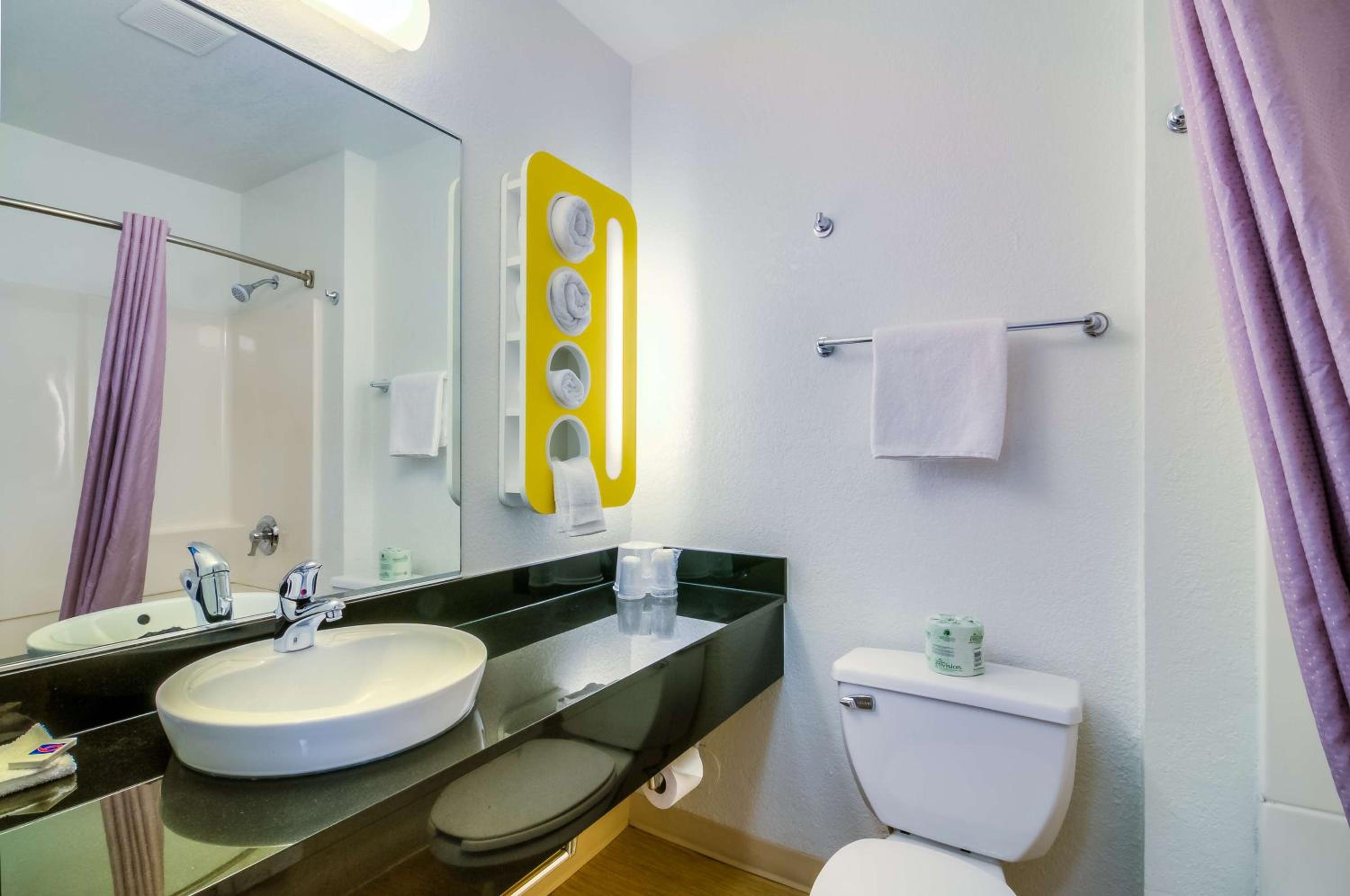 Queen Room with Two Queen Beds - Disability Access - Smoking