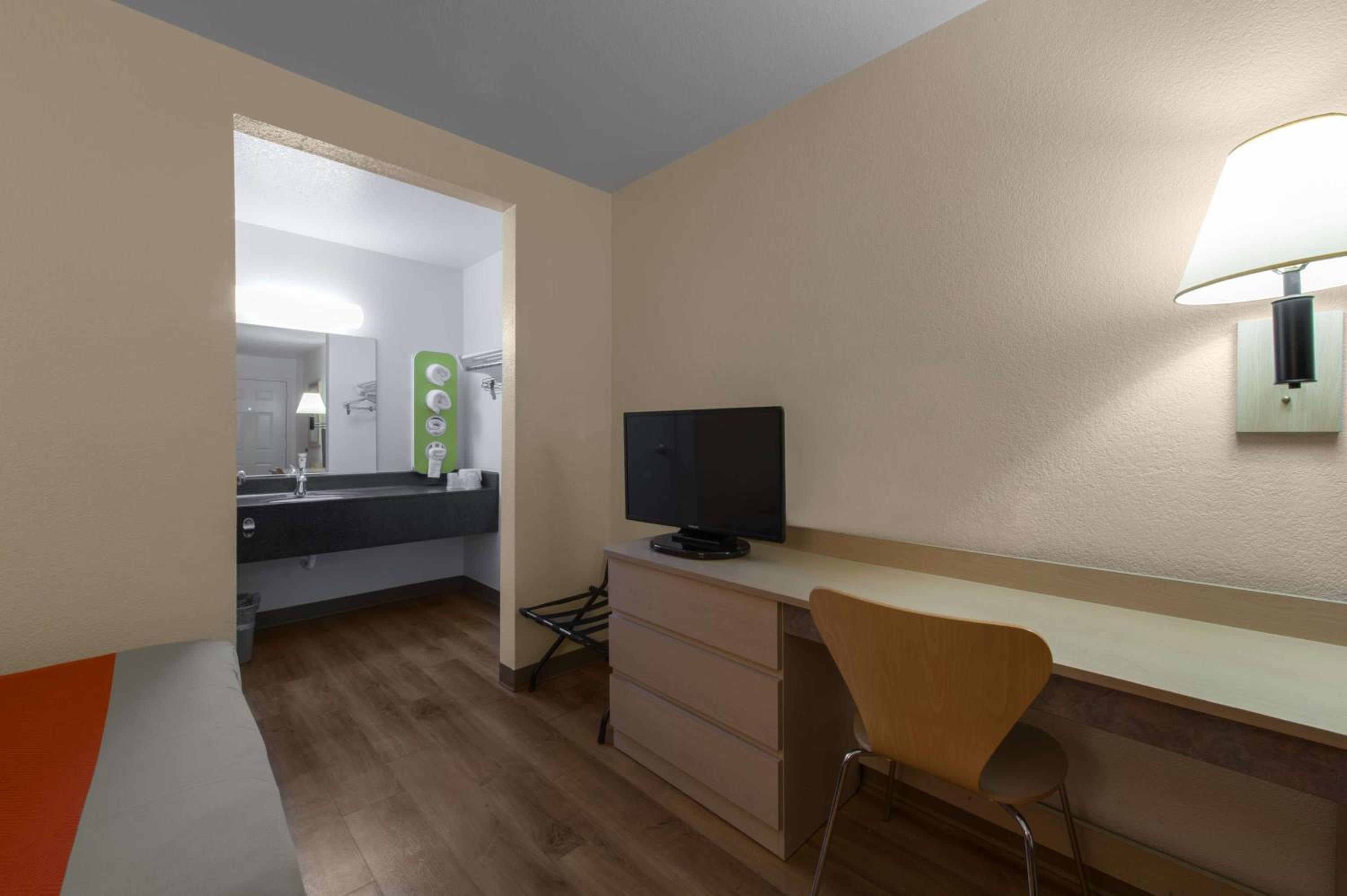 Queen Room - Photo 4