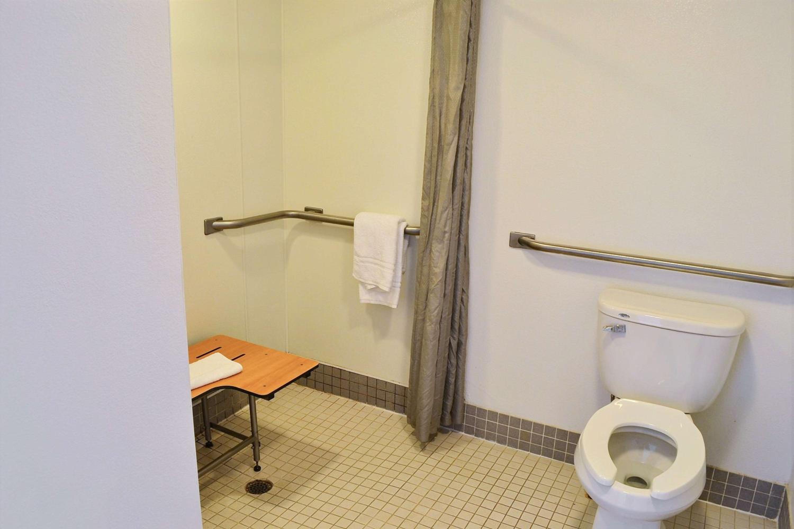 Deluxe King Room - Non-Smoking