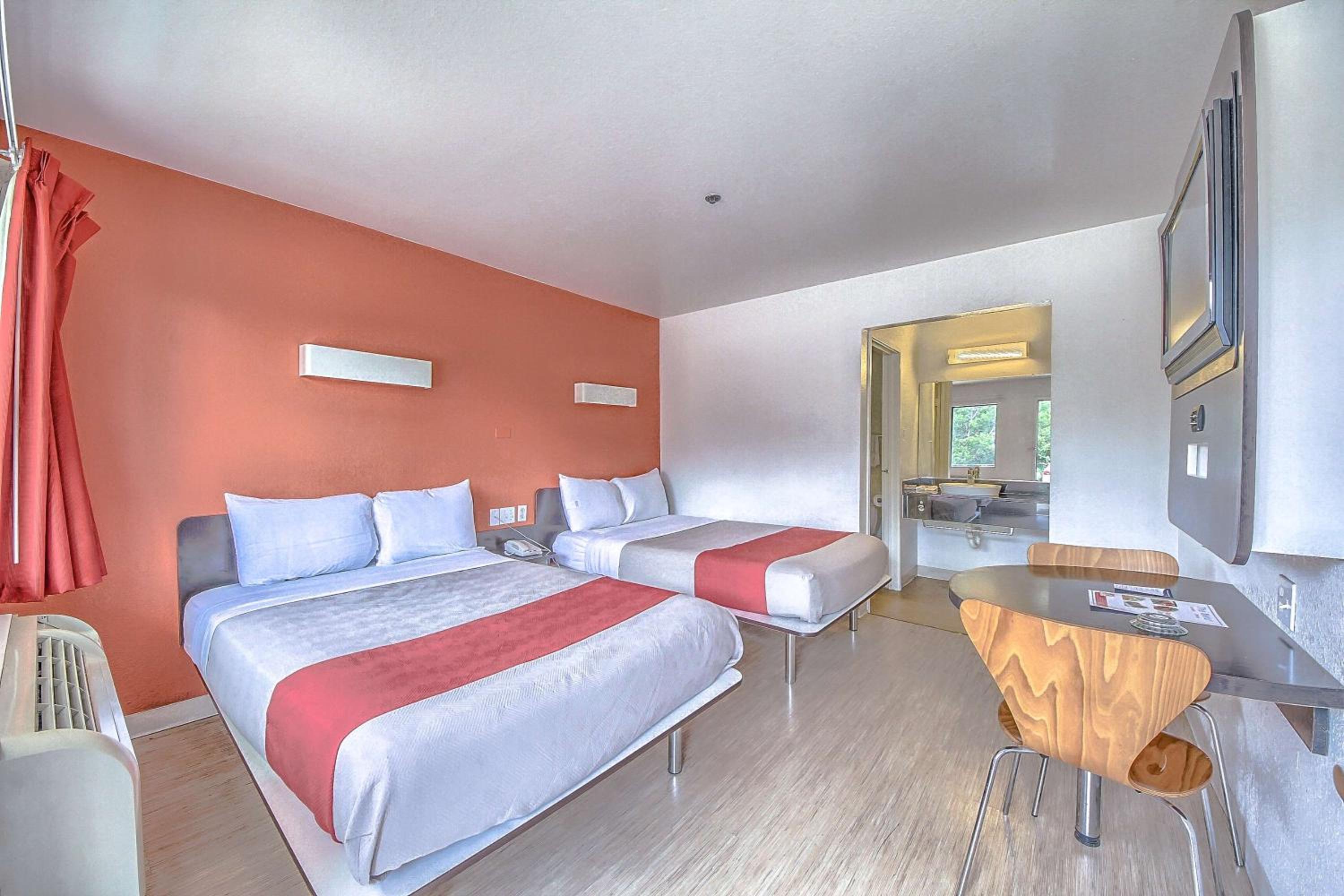 Quadruple Room - Non-Smoking