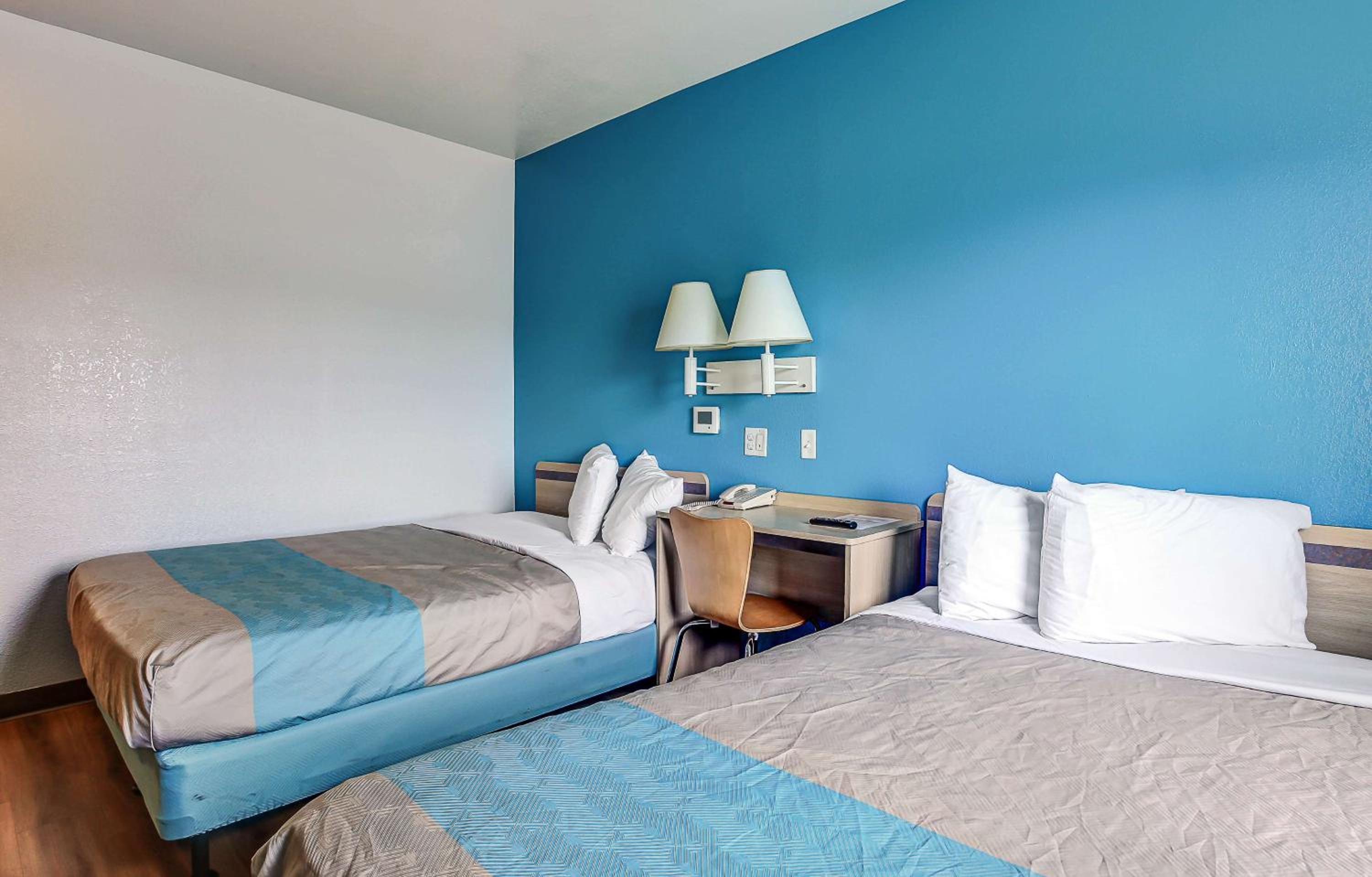 Deluxe Queen Room with Two Queen Beds photo 3