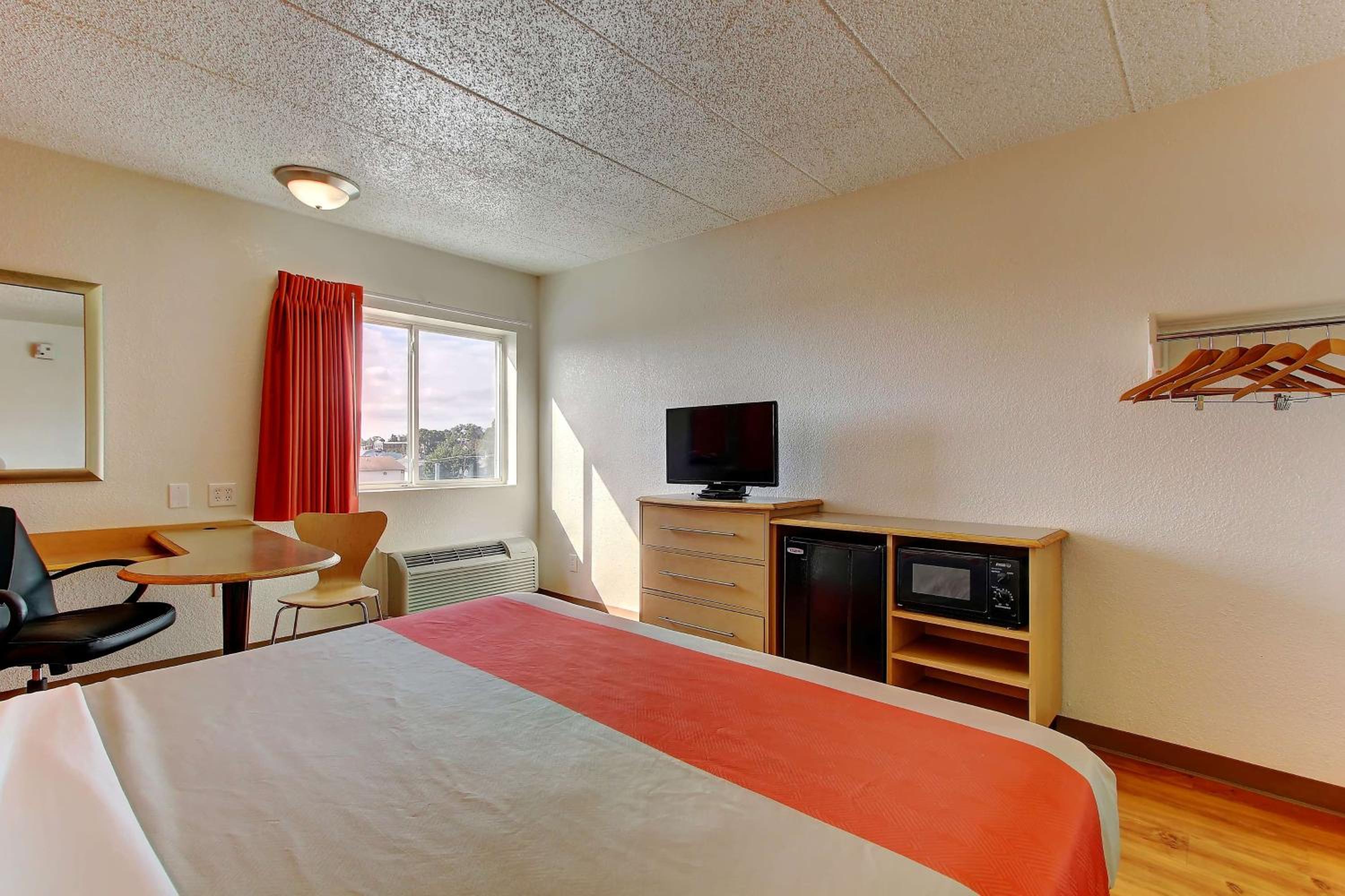 Queen Room - Photo 3