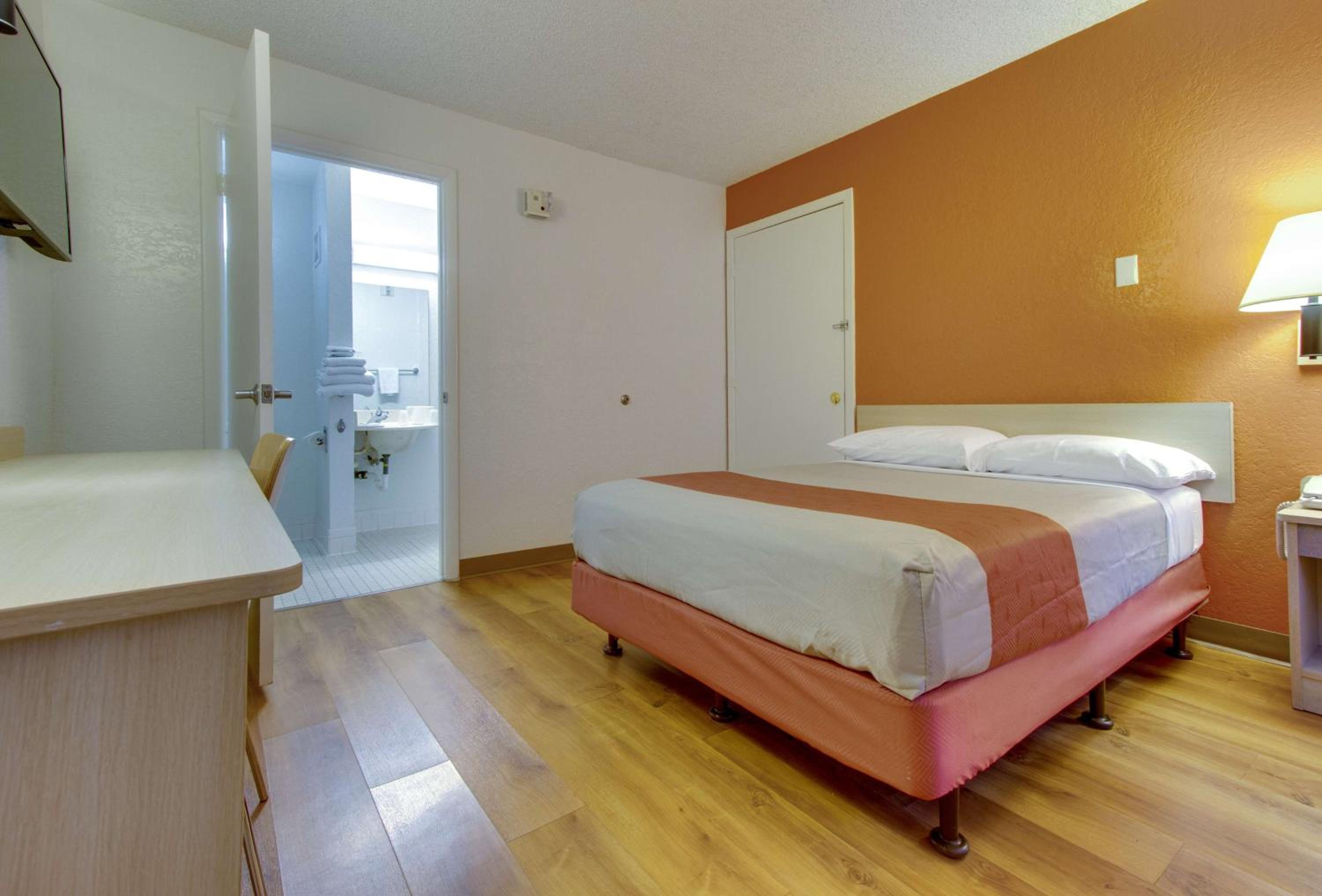 Deluxe Queen Room photo 2