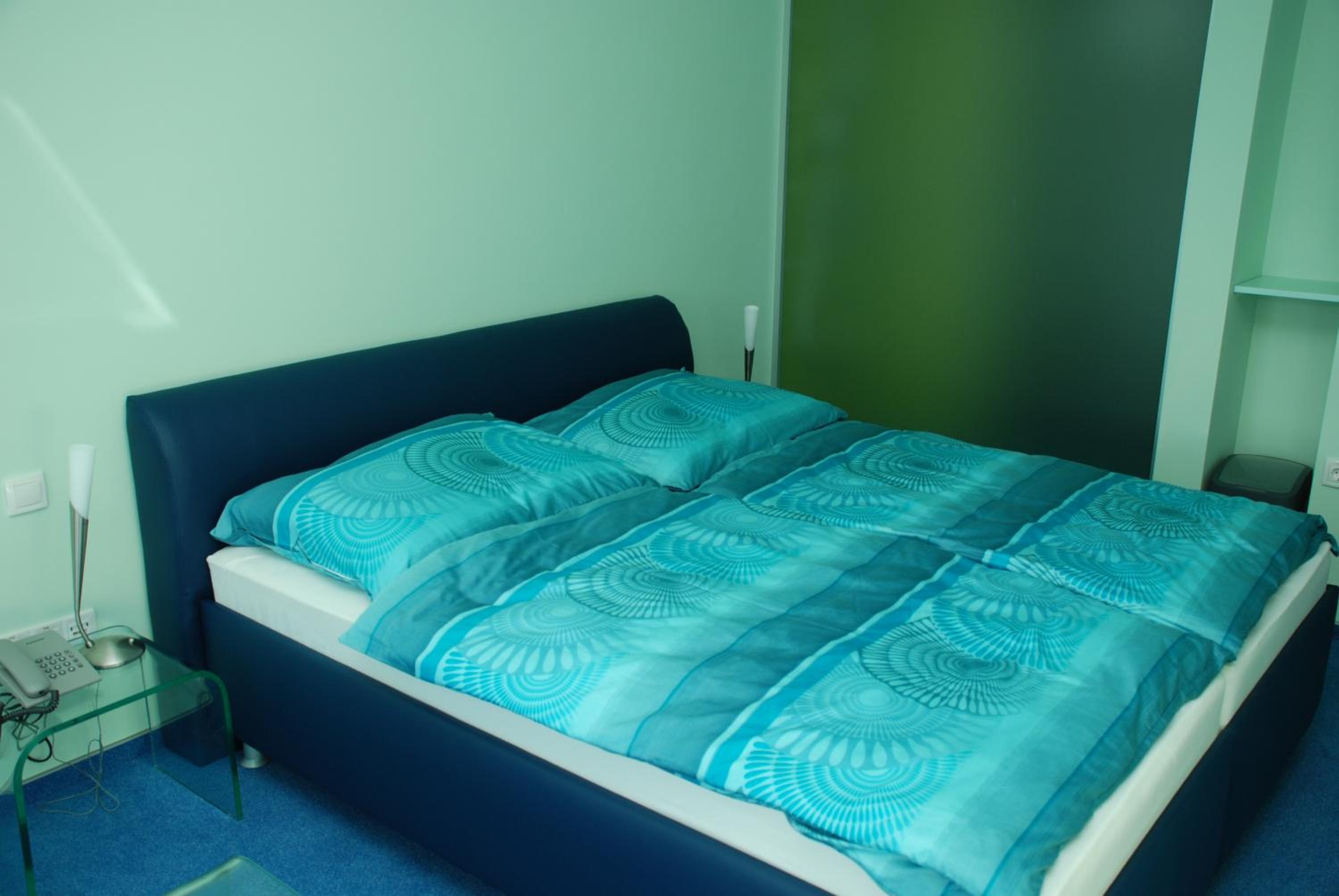 Double Room with Balcony - Photo 2