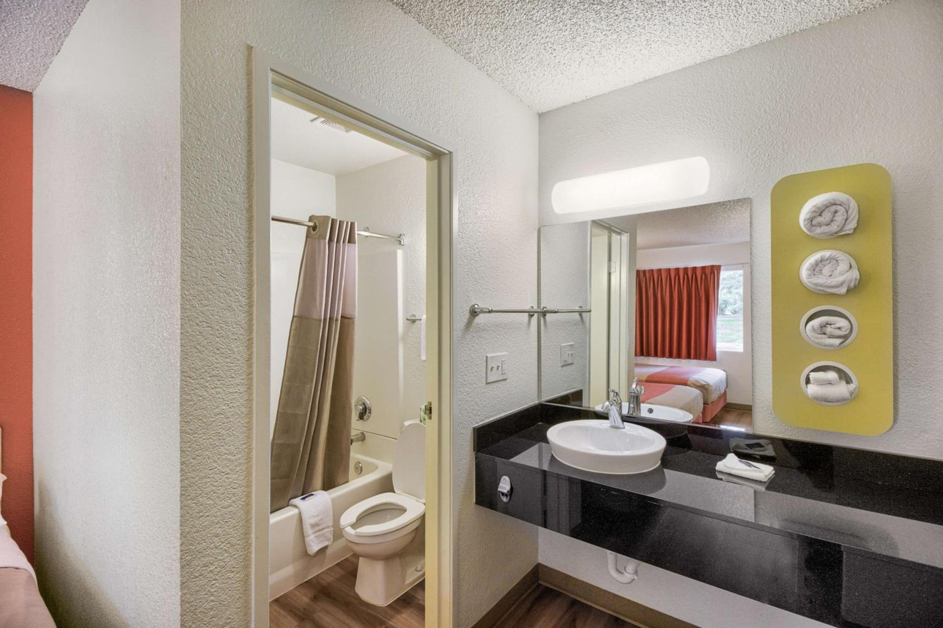 Deluxe Queen Room photo 2