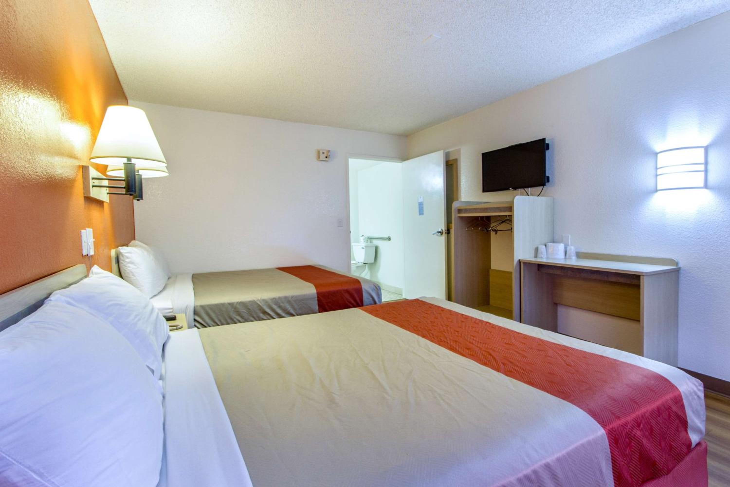 Quadruple Room - Photo 4
