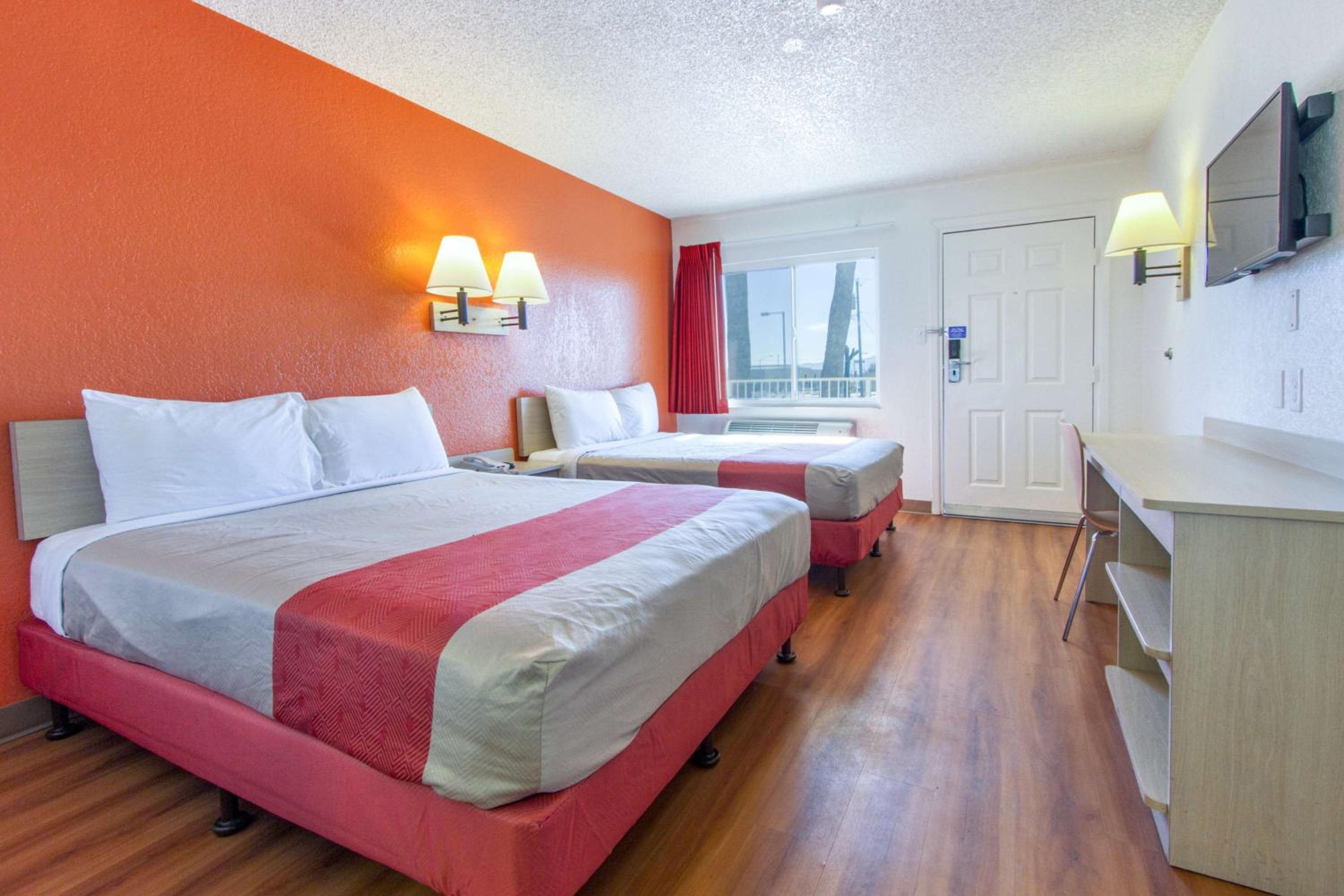 Quadruple Room - Photo 5