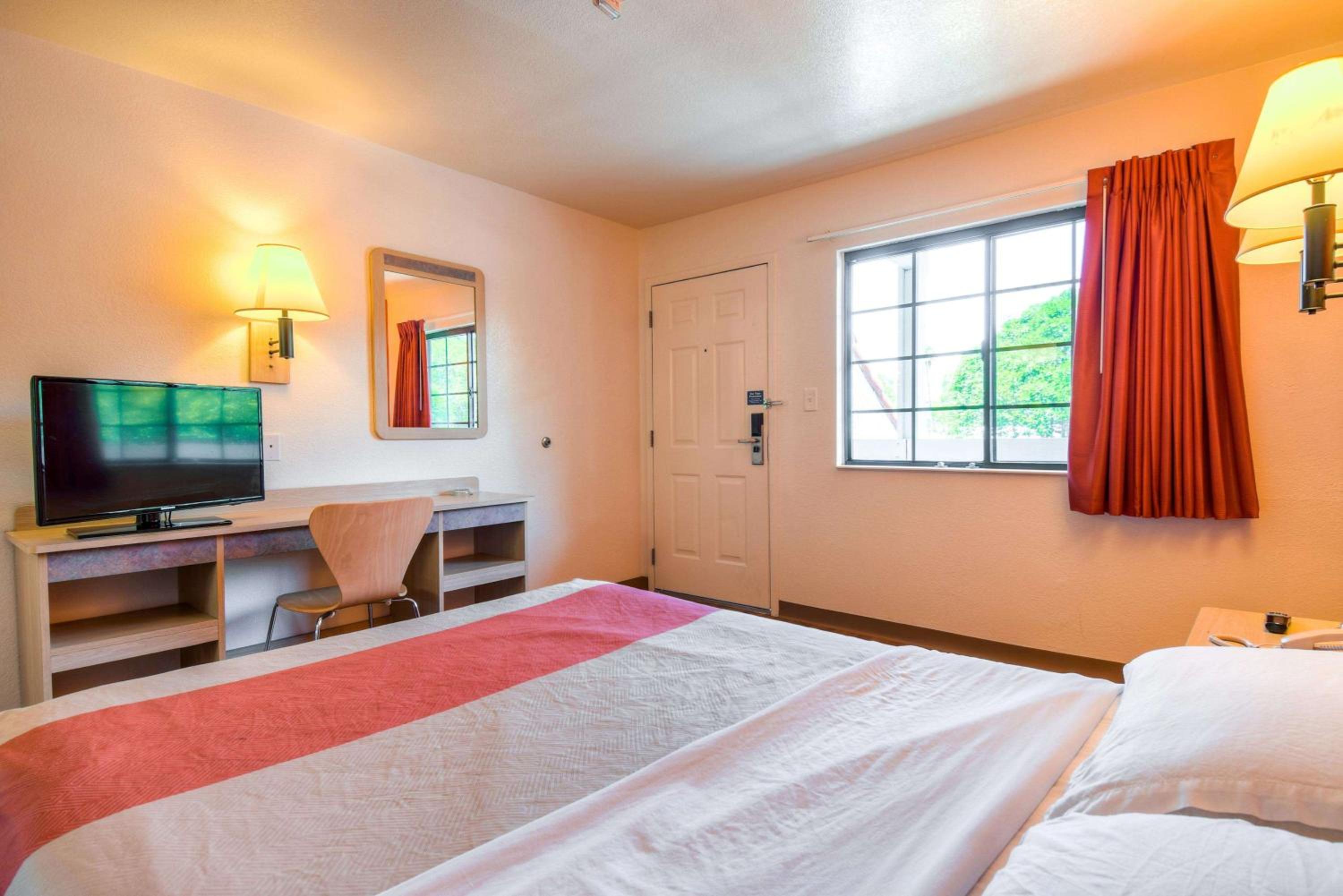 Motel 6-Pomona, CA - Los Angeles, Photo 9