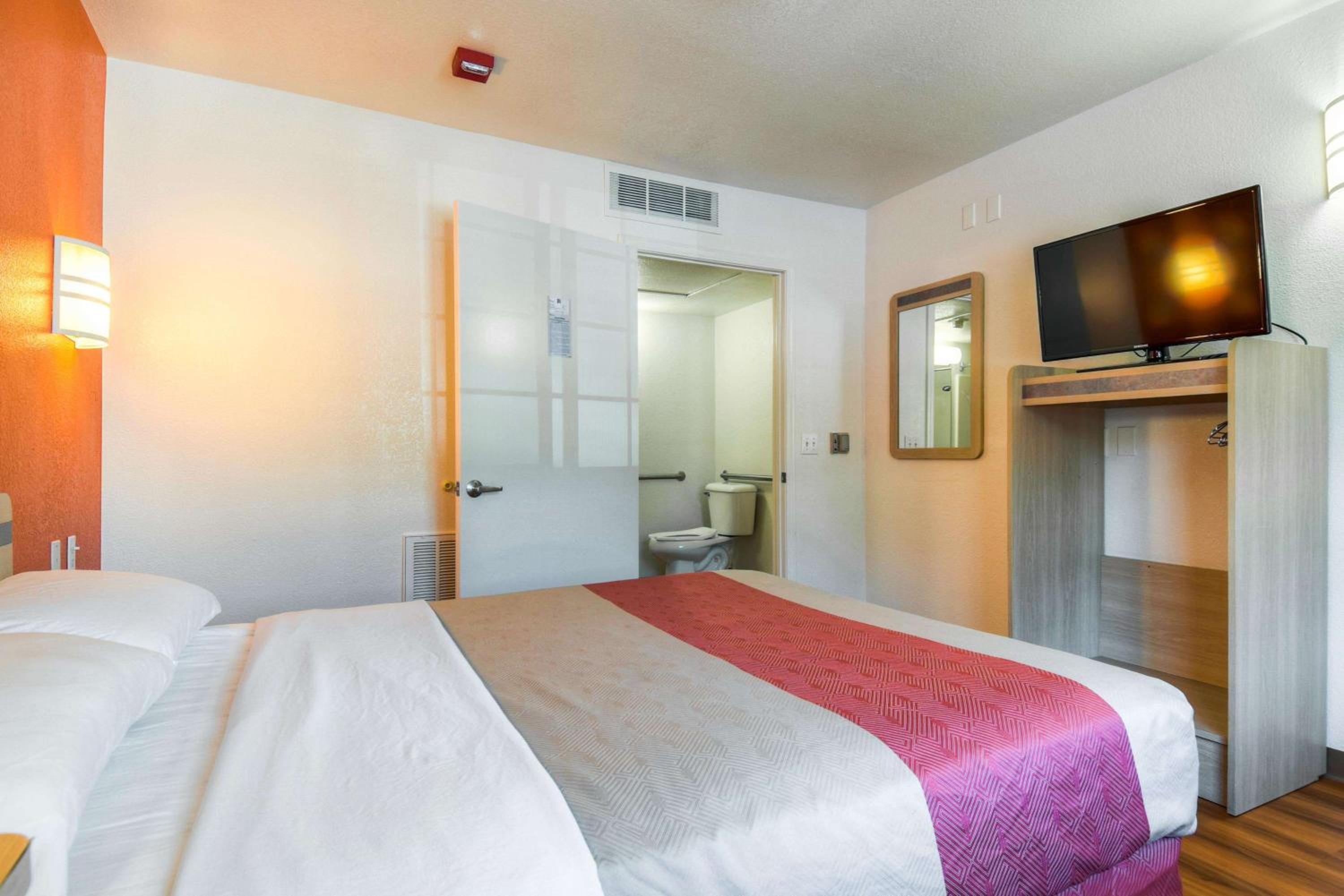 Motel 6-Pomona, CA - Los Angeles, Photo 5