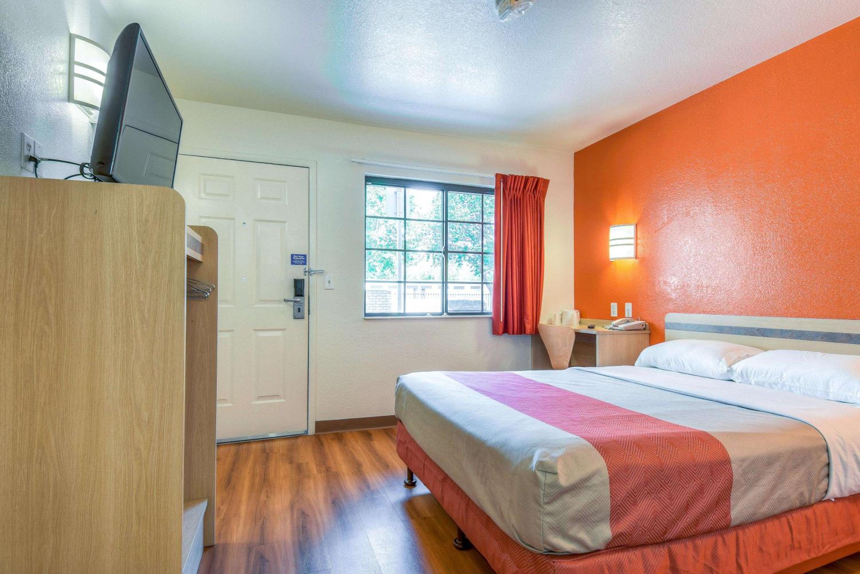 Motel 6-Pomona, CA - Los Angeles, Photo 10