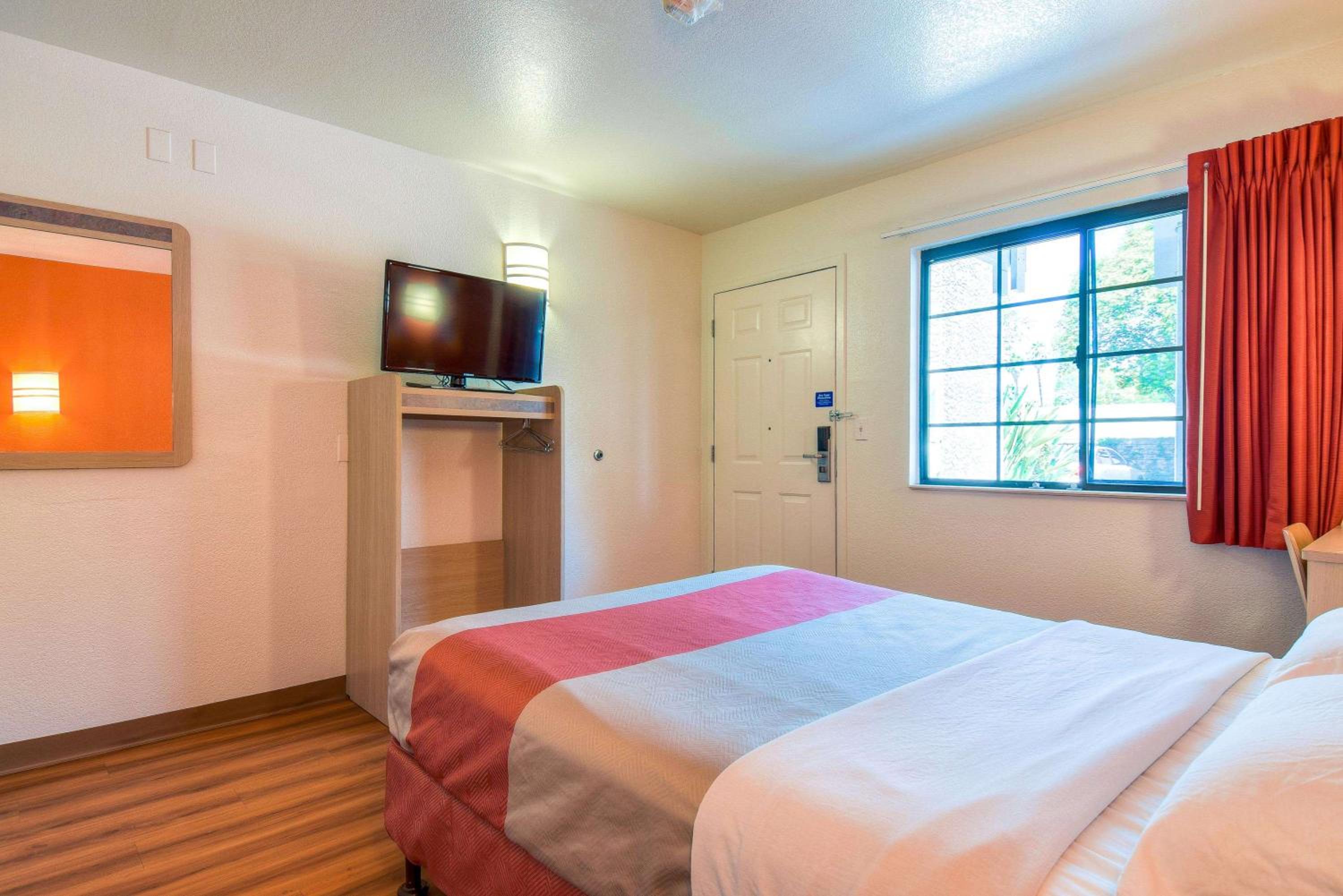 Motel 6-Pomona, CA - Los Angeles, Photo 7