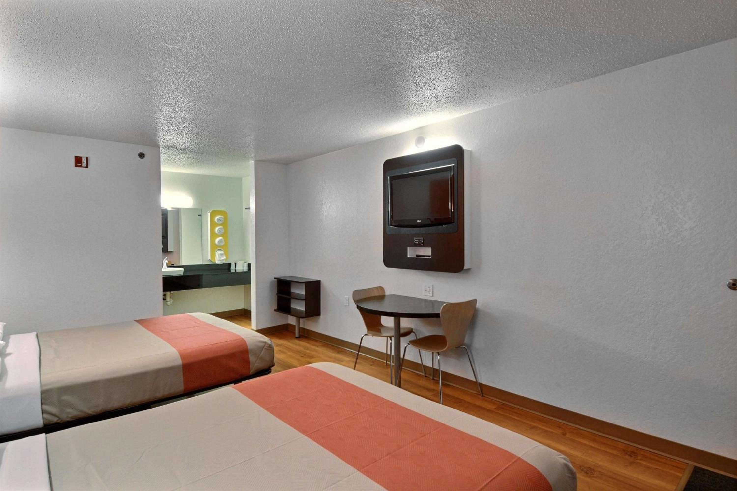 Quadruple Room - Disability Access photo 1