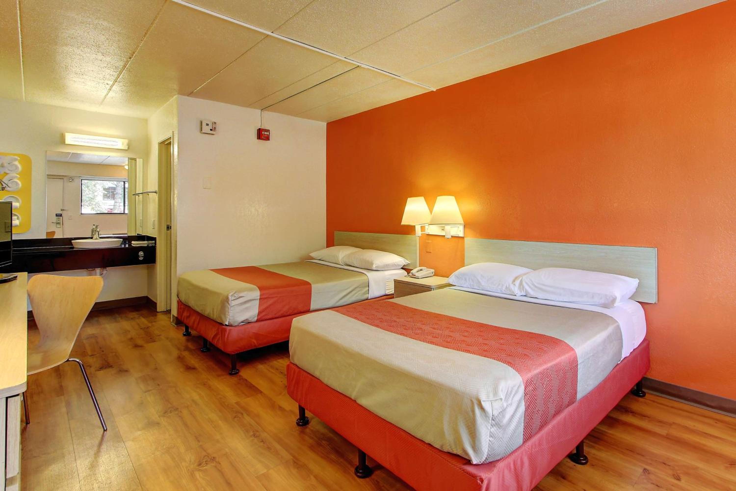 Quadruple Room - Photo 2