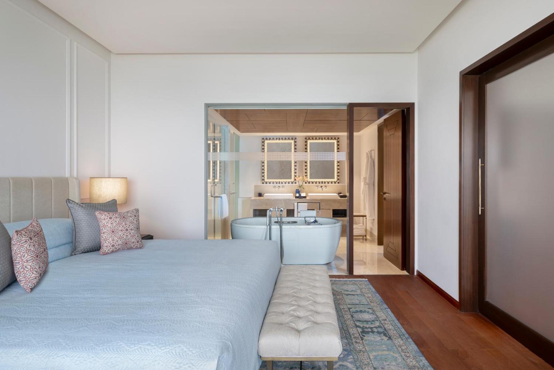 Premier Bay View Suite - Photo 3