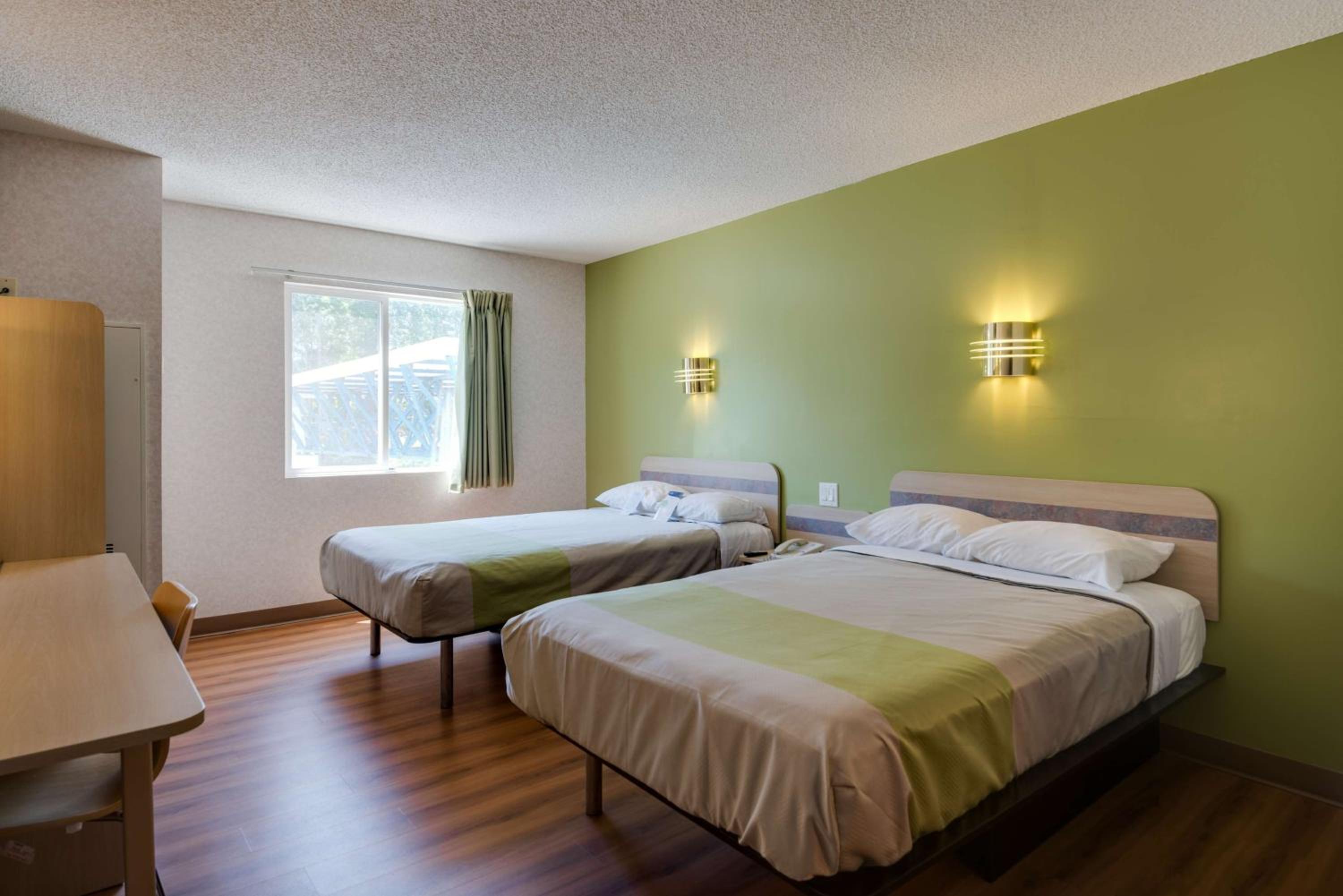 Quadruple Room - Smoking - Photo 1